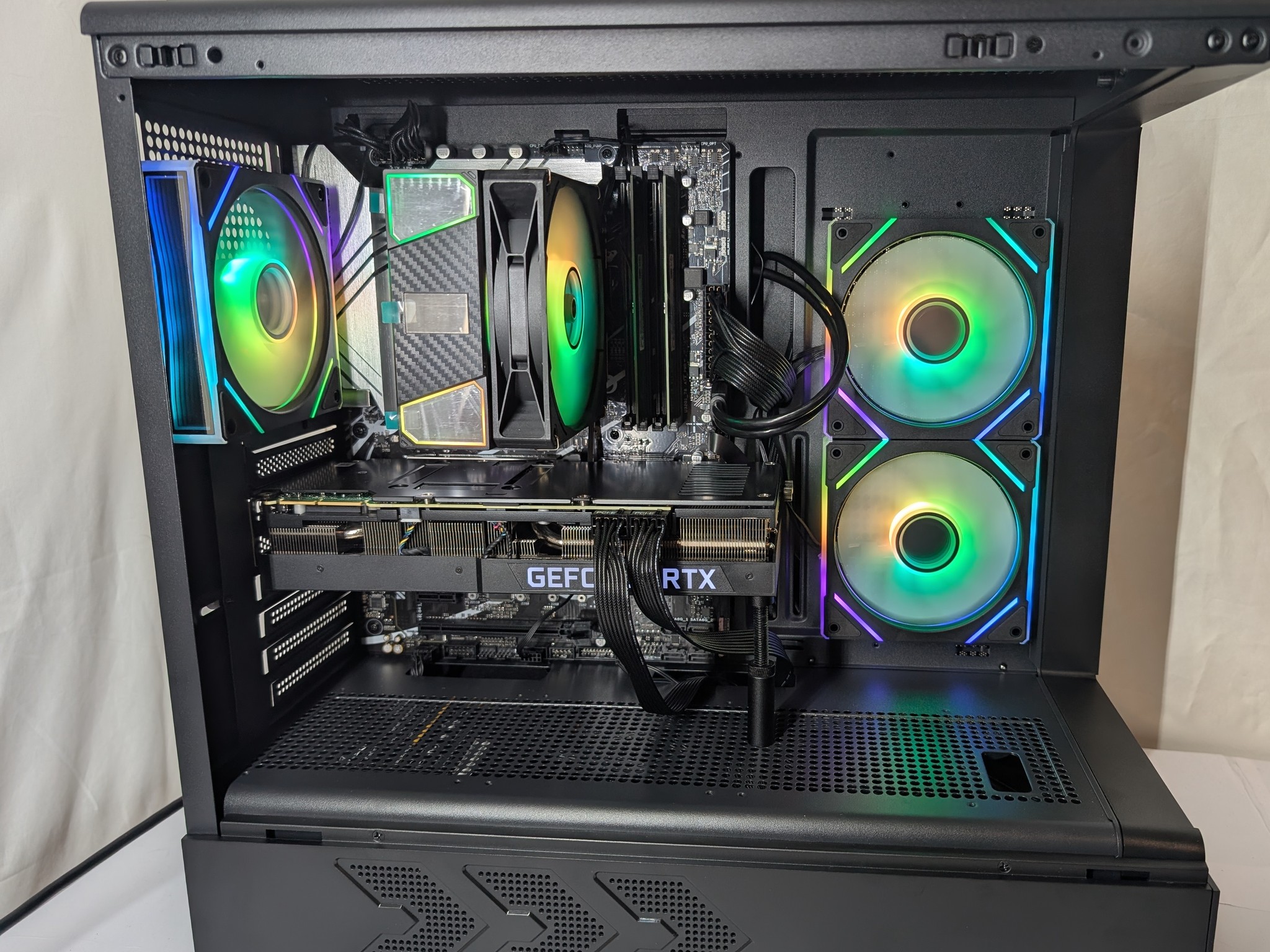RTX 3090 | I5 12600KF | 16GB DDR5 | 1TB NVME | 1000W PSU