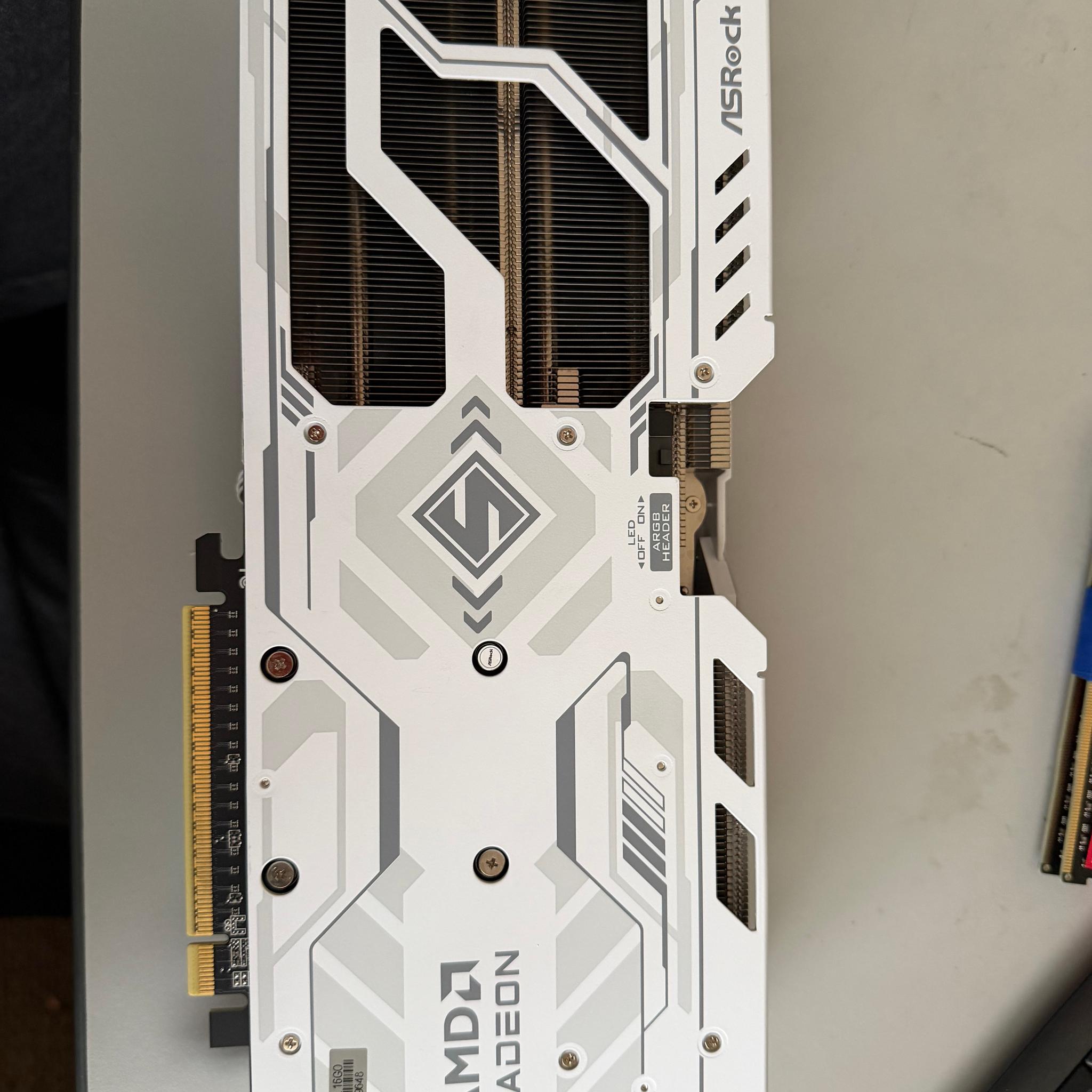 ASRock 9060 XT 16GB OC Steel Legend(White)