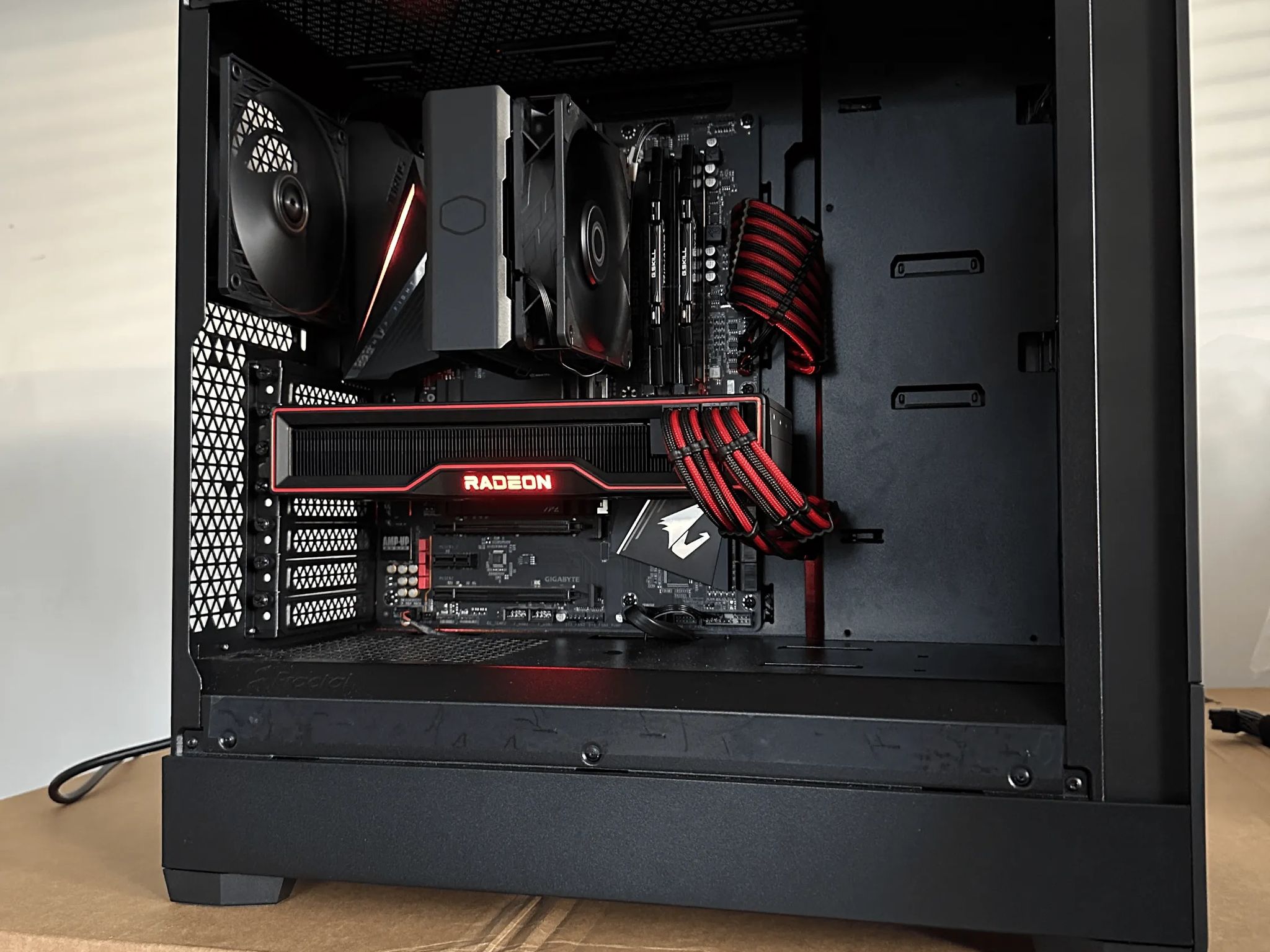 AMD Ryzen 5 5800X + 6800XT + 32GB RAM + 1TB SSD - BLACK AND RED