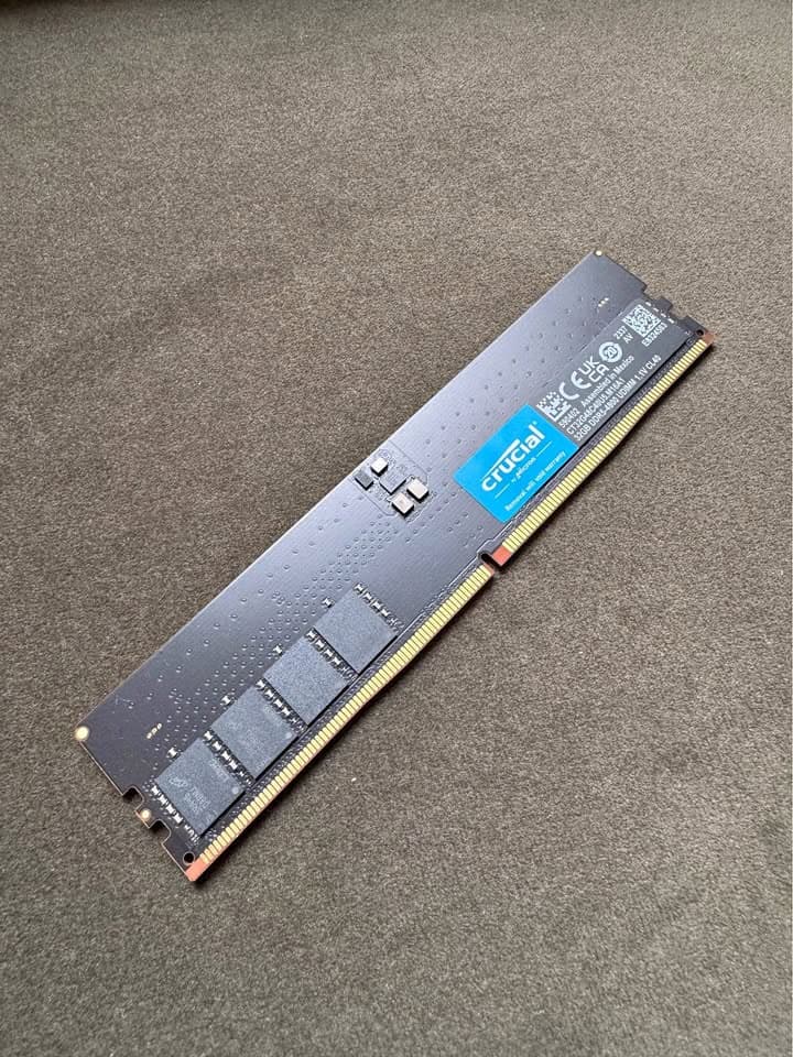 Crucial 32GB DDR5 4800MHz UDIMM memory RAM stick (not working/for parts)