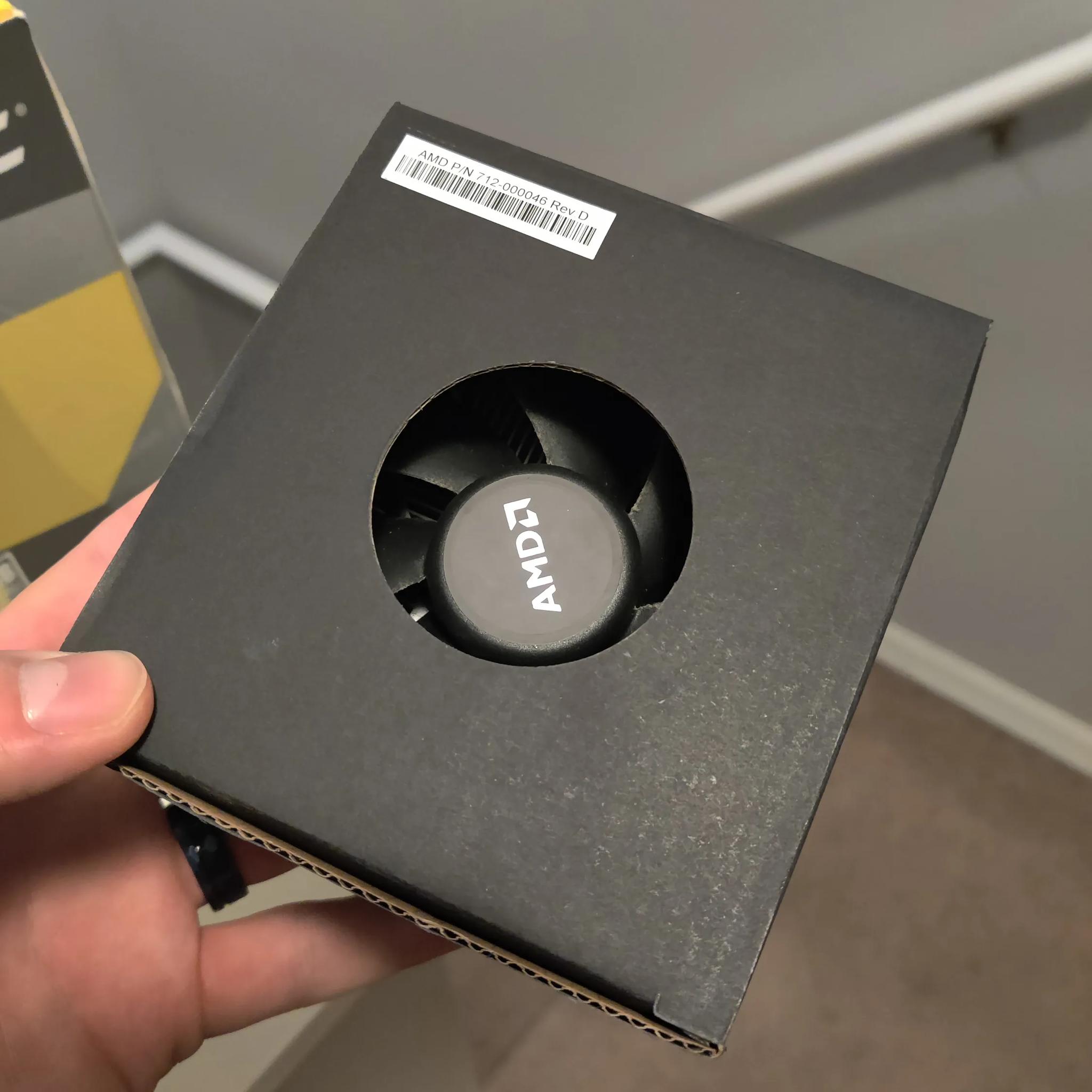 VERY GENTLY USED Ryzen 3600X (Never overclocked, only simple games)