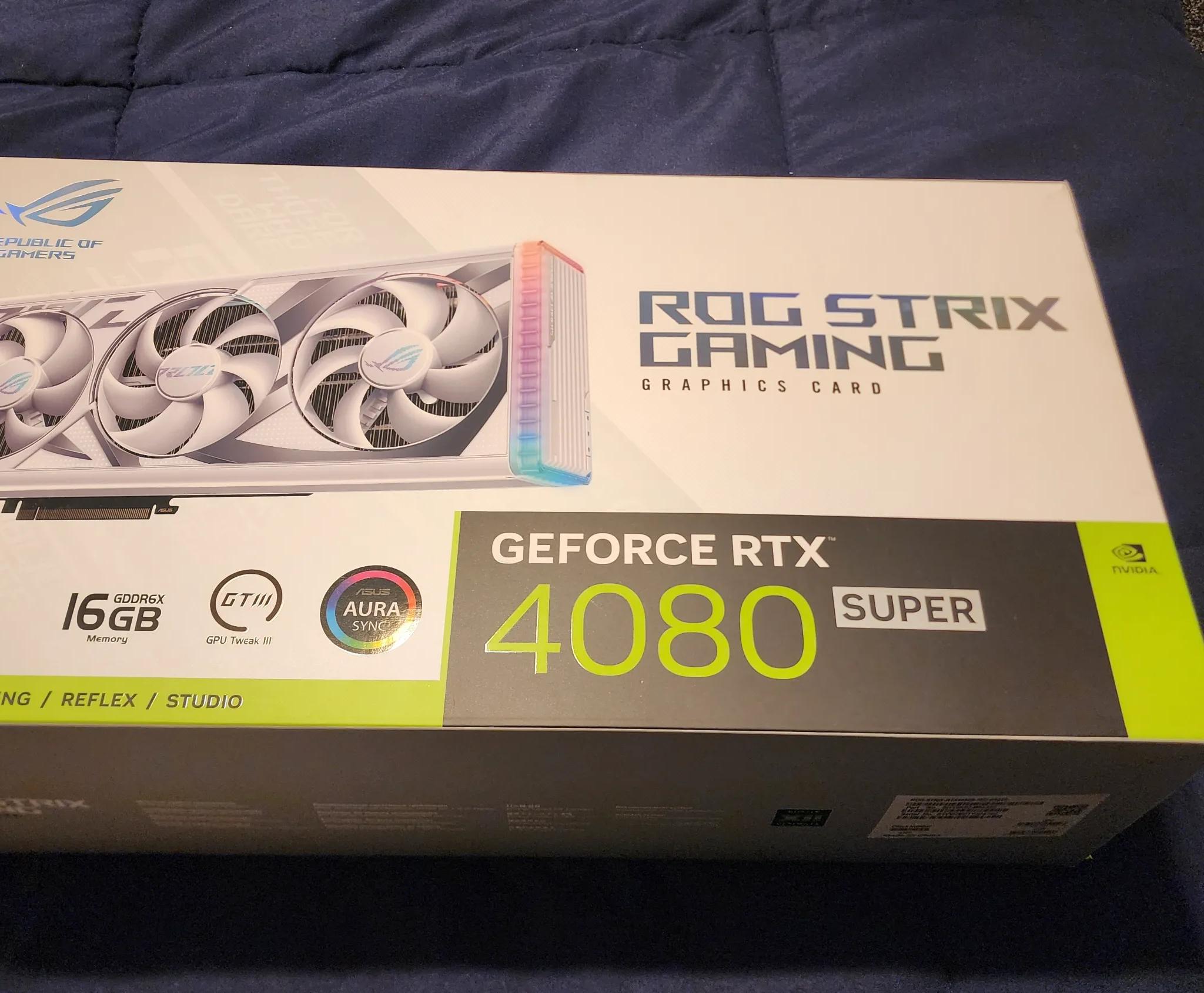ASUS ROG Strix GeForce RTX 4080 SUPER White Edition