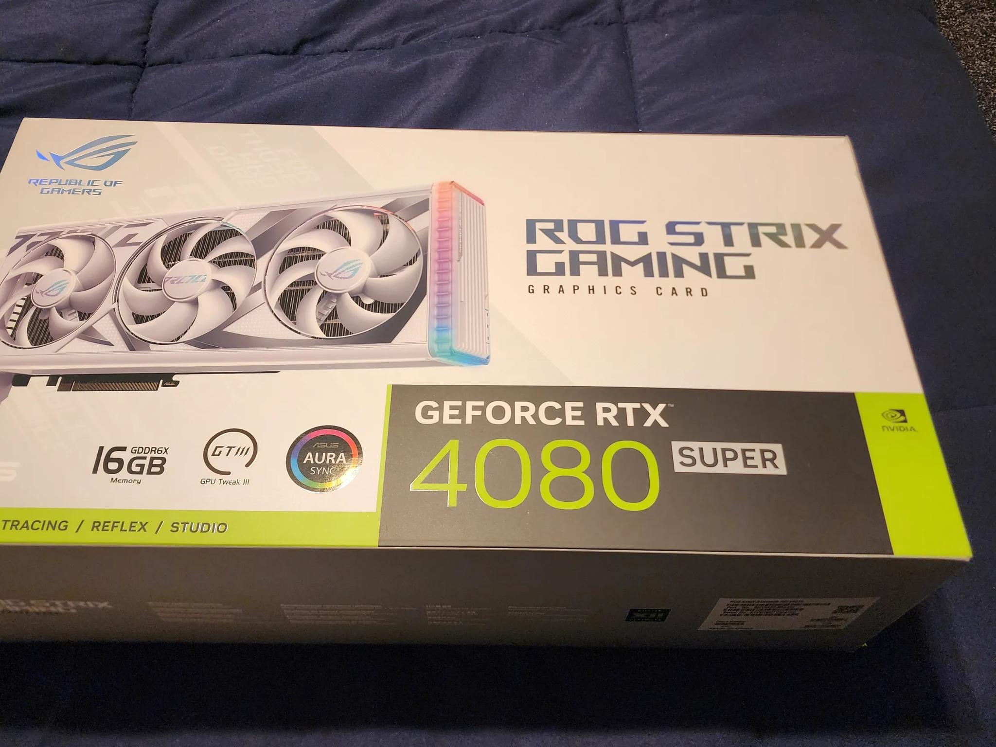 ASUS ROG Strix GeForce RTX 4080 SUPER White Edition