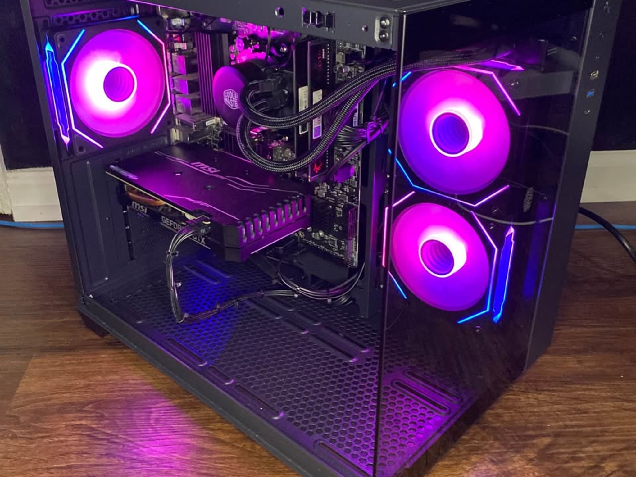 Black Gaming PC (GTX 1660 S 6GB + AMD Ryzen 5 2600 + 16GB DDR4 + SSD)