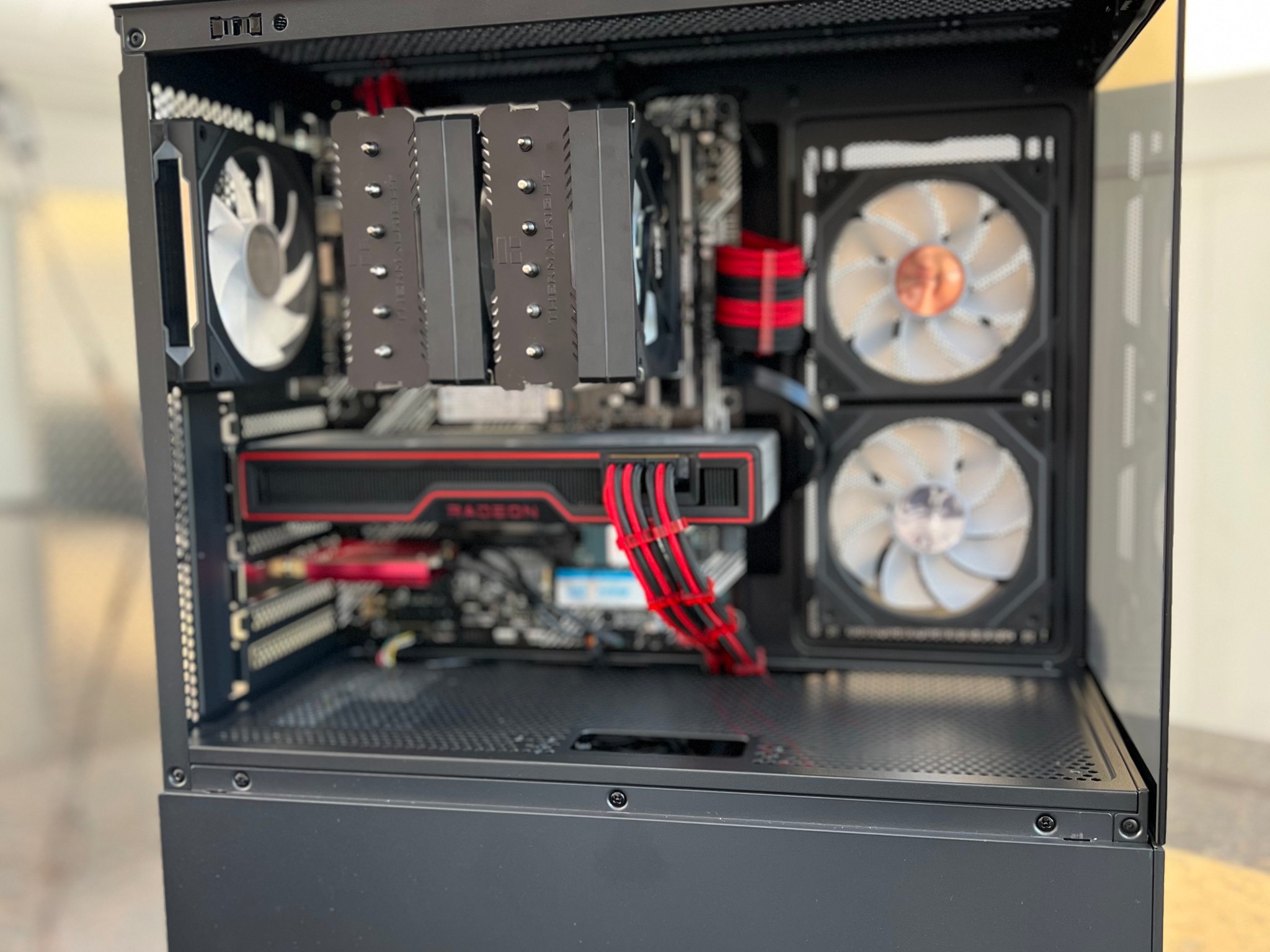 Team Red all AMD Ryzen 5 5600x/32 GB DDR4/RX 6700xt/1.25 TB SSD NVME/ARGB