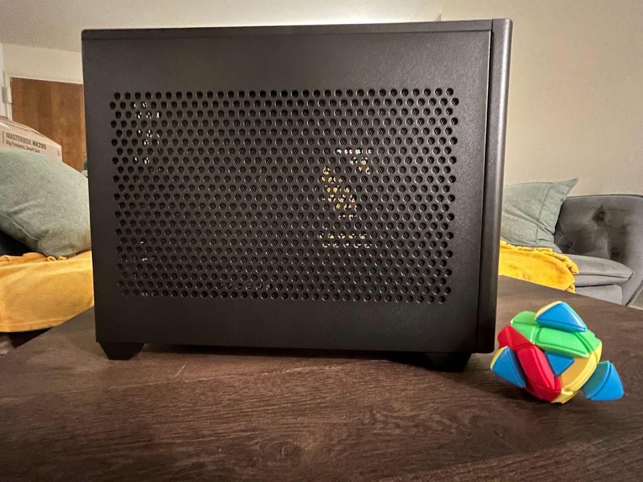 No RGB 5600 + 6700 10GB mini itx NR200