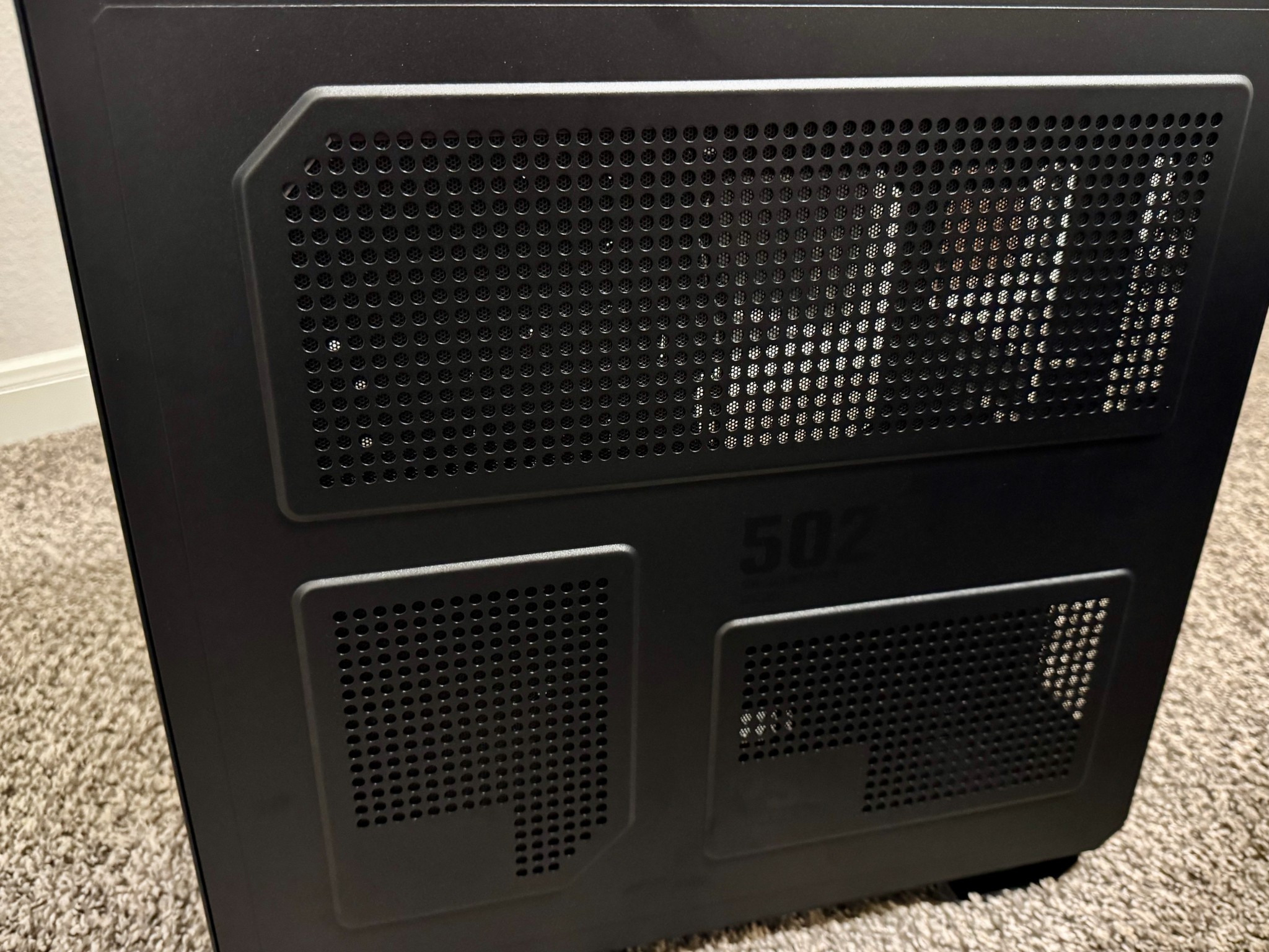 Black - Asus TUF Gaming GT502 in retail packaging.