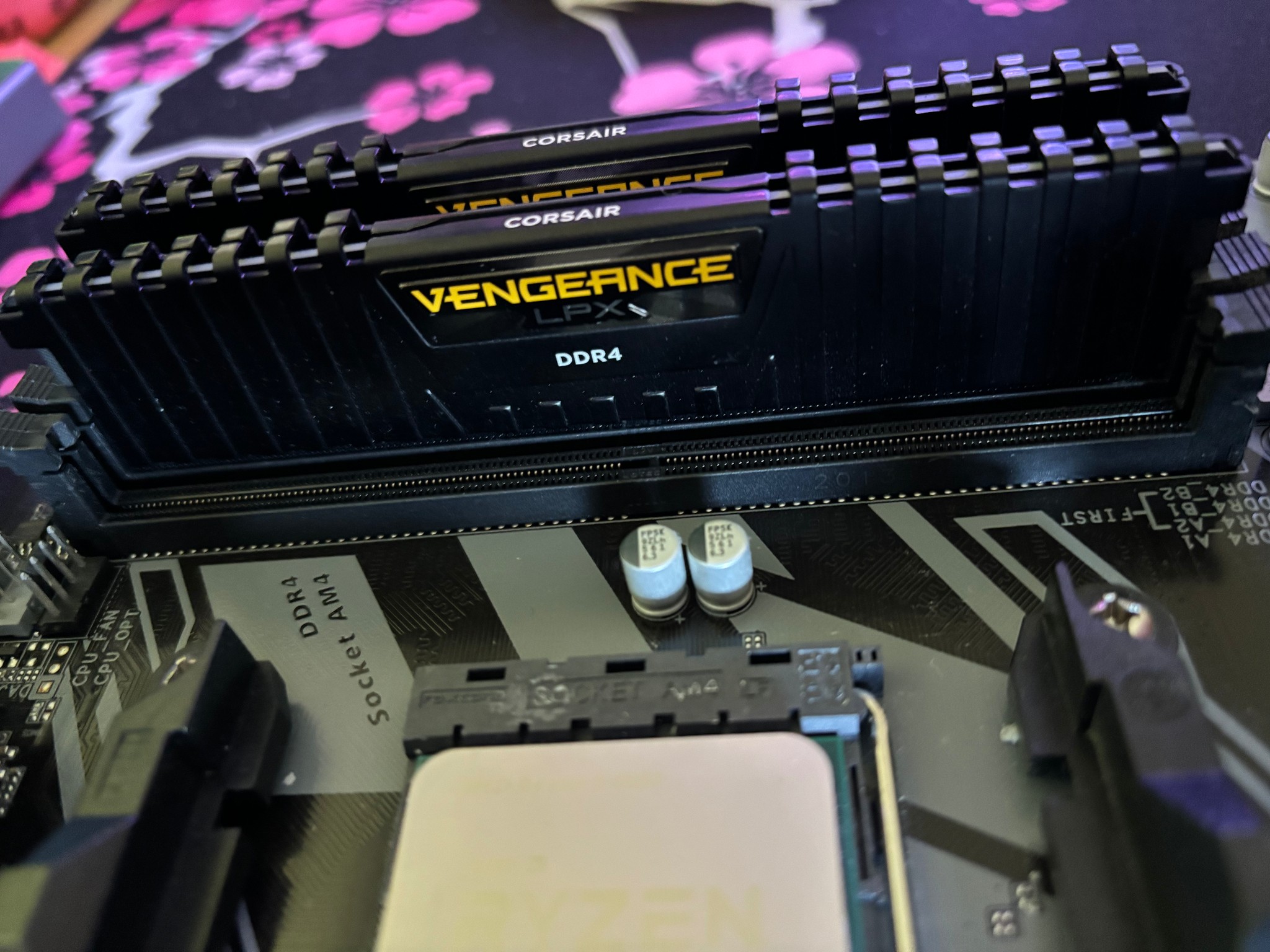 CPU/MB/RAM COMBO | AMD Ryzen 5 3600 | Gigabyte X570 UD | 32GB Corsair Vengeance DDR4 3600 MHz