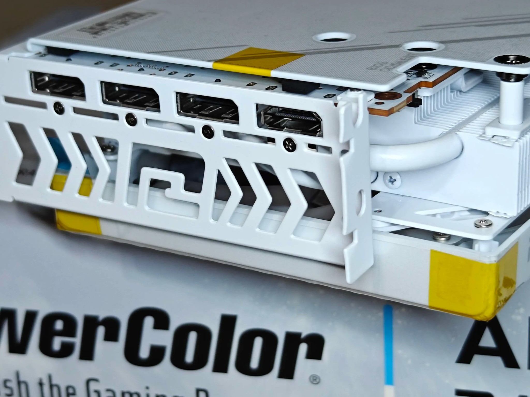 AMD Radeon RX 7800 XT 16GB PowerColor Hellhound Spectral White Graphics Card GPU GDDR6 Tripple Fan