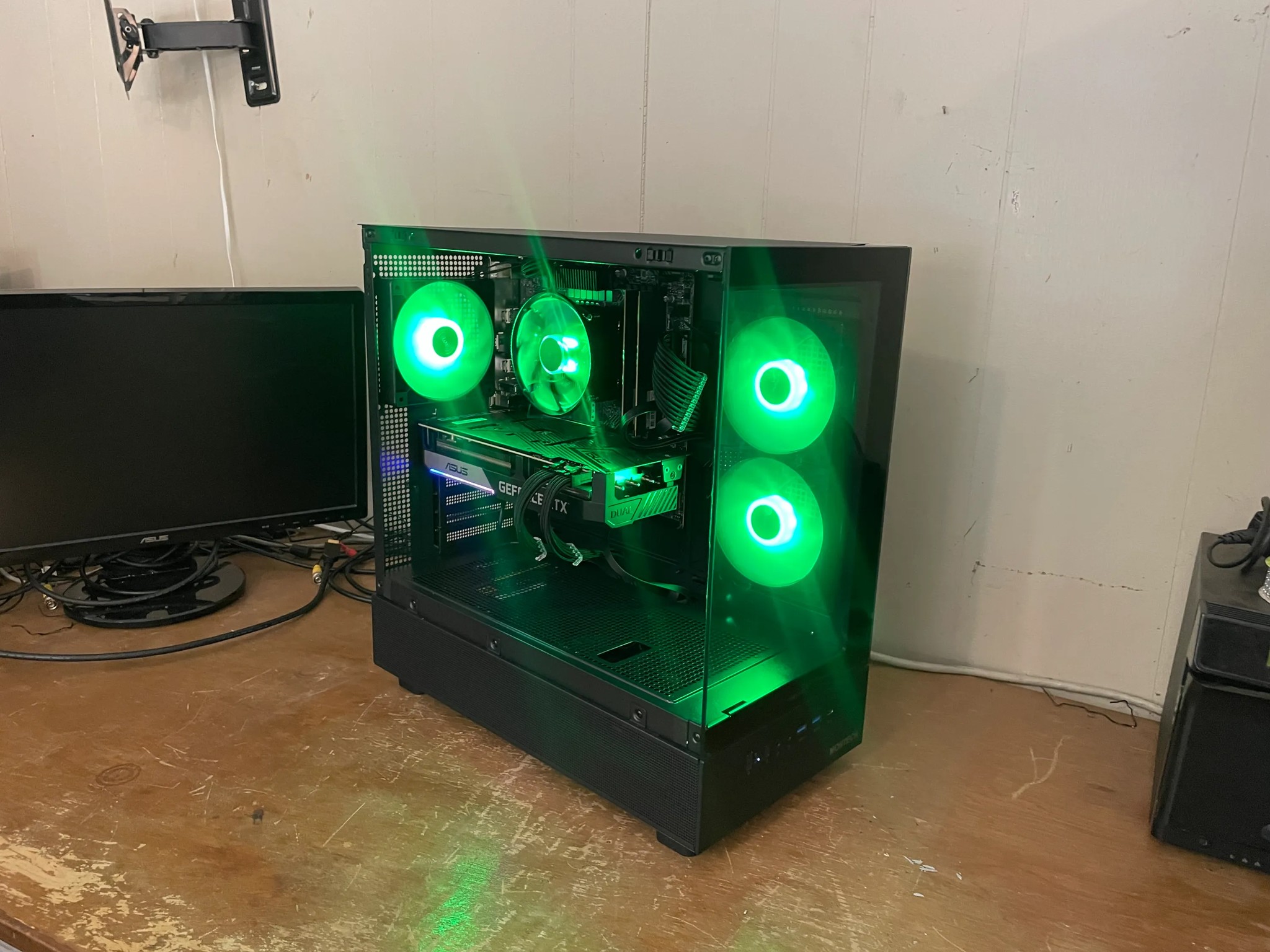Fish Tank RTX Gaming PC |i5-13400f|2TB M.2|Geforce RTX 3070|32GB Ram