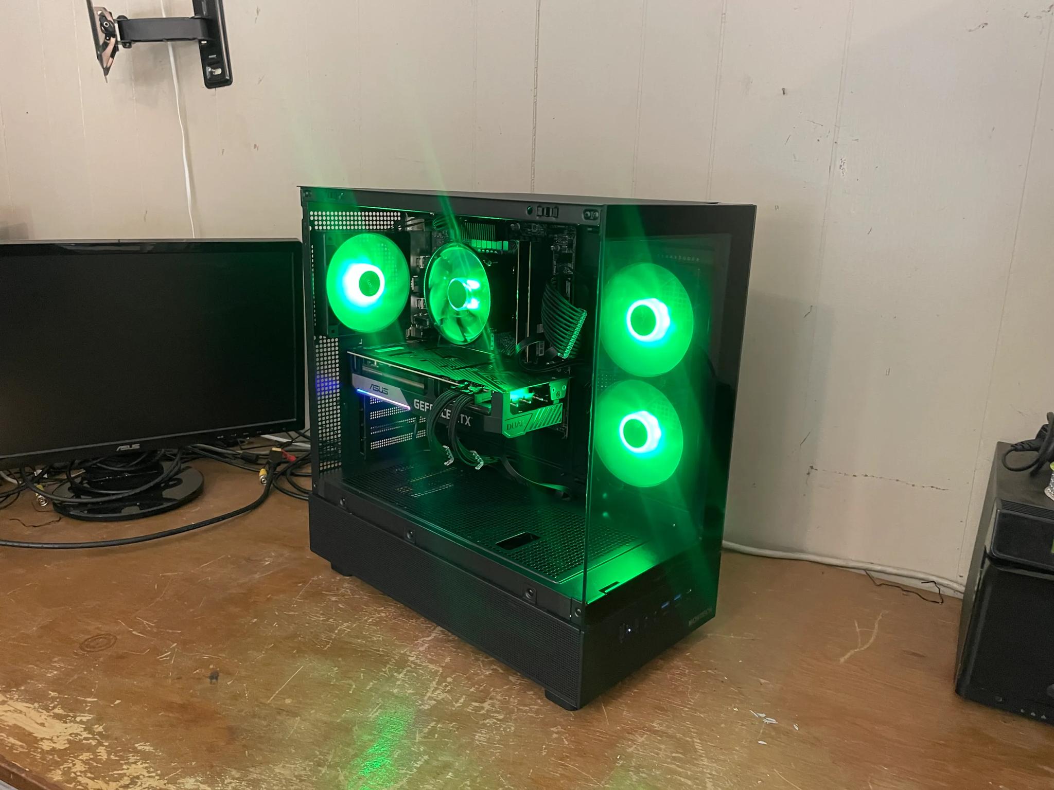 Fish Tank RTX Gaming PC |i5-13400f|2TB M.2|Geforce RTX 3070|32GB Ram