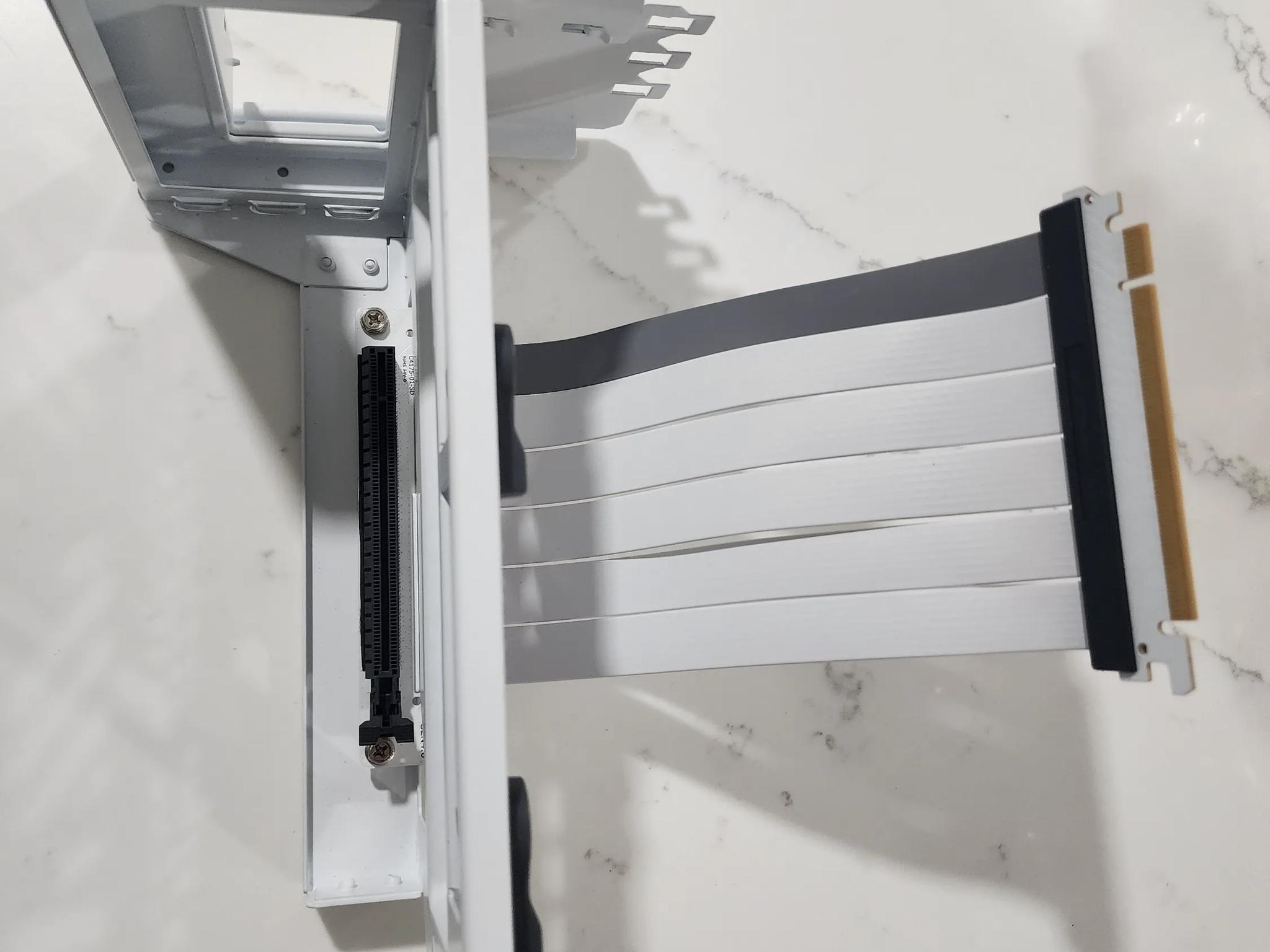 Cooler Master Vertical GPU mount with riser