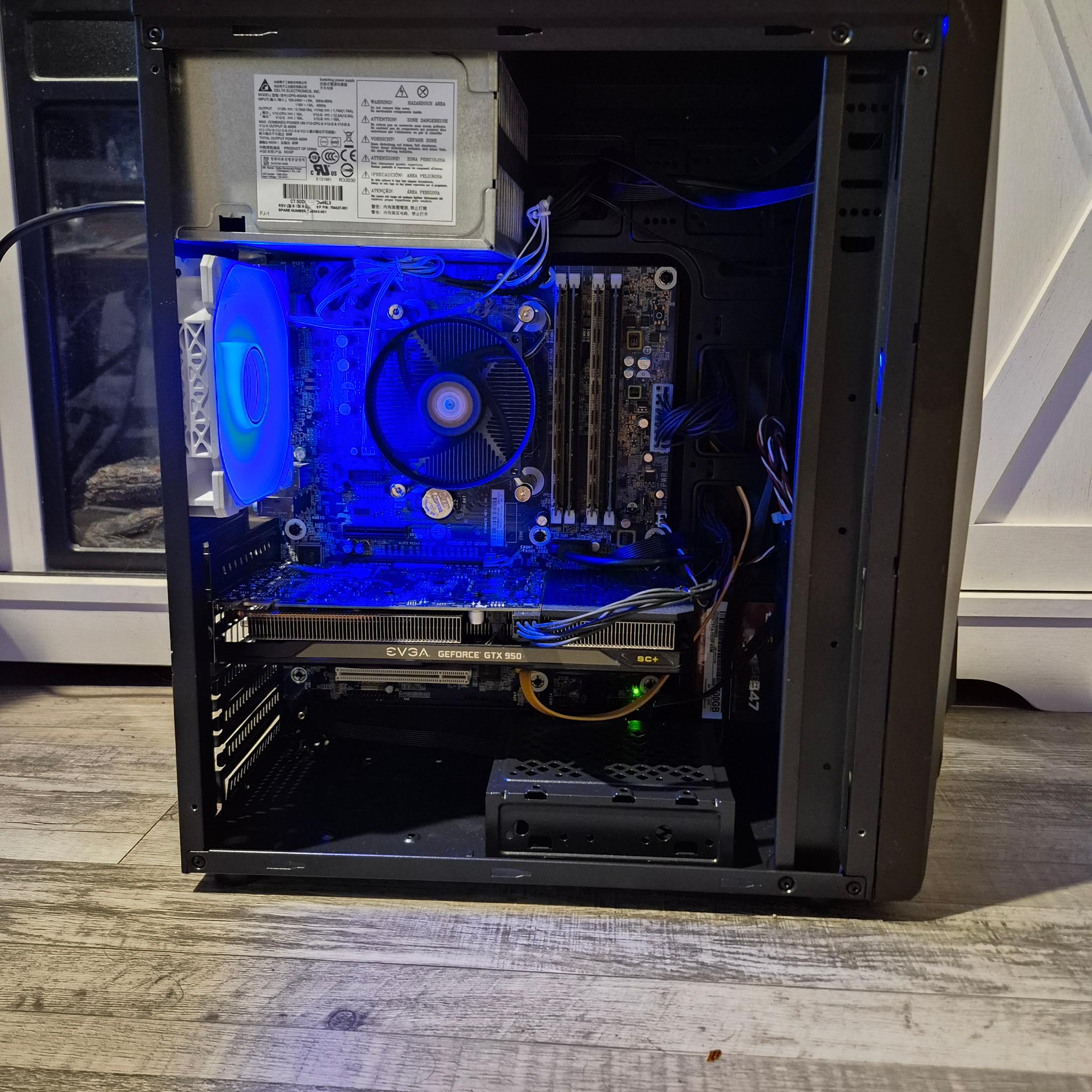 90 FPS Fortnite | i5-4570, 16GB RAM, 500GB SSD, GTX 950 2GB