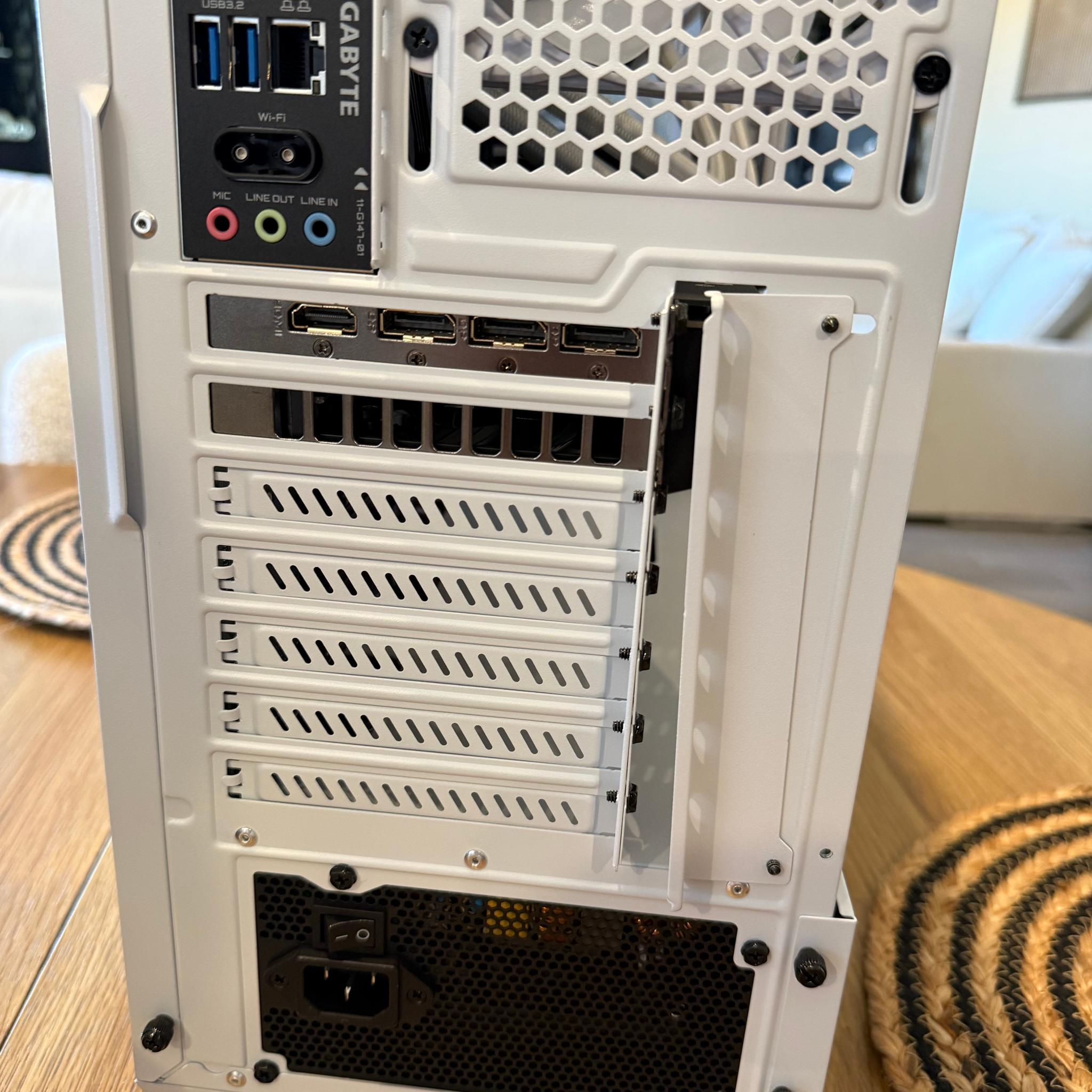 RTX 5080 (16GB) | Ryzen 7 9800X3D | 32GB DDR5 | 4TB NVMe SSD