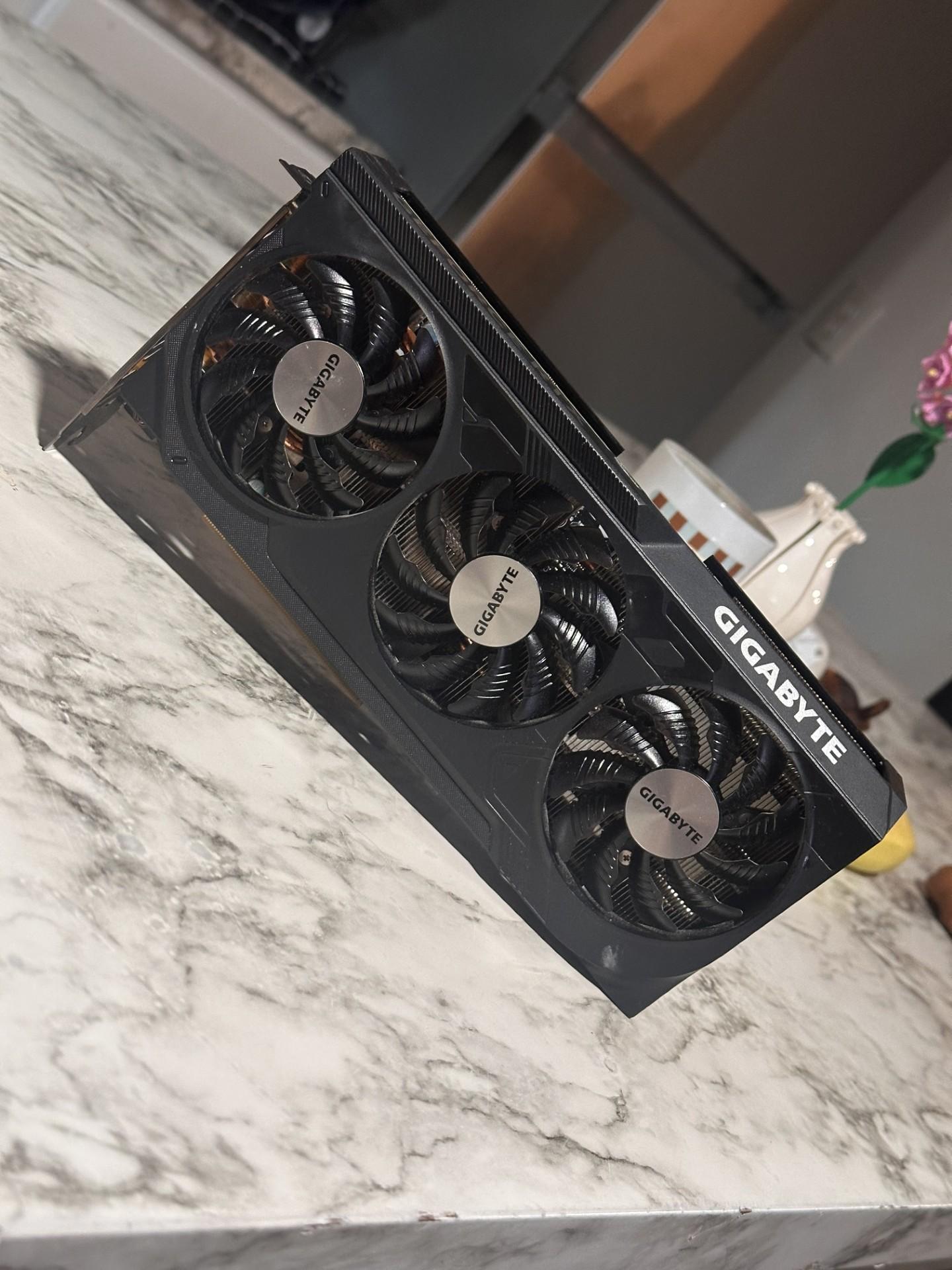 GIGABYTE GeForce RTX 4070 WINDFORCE 2X OC 12G