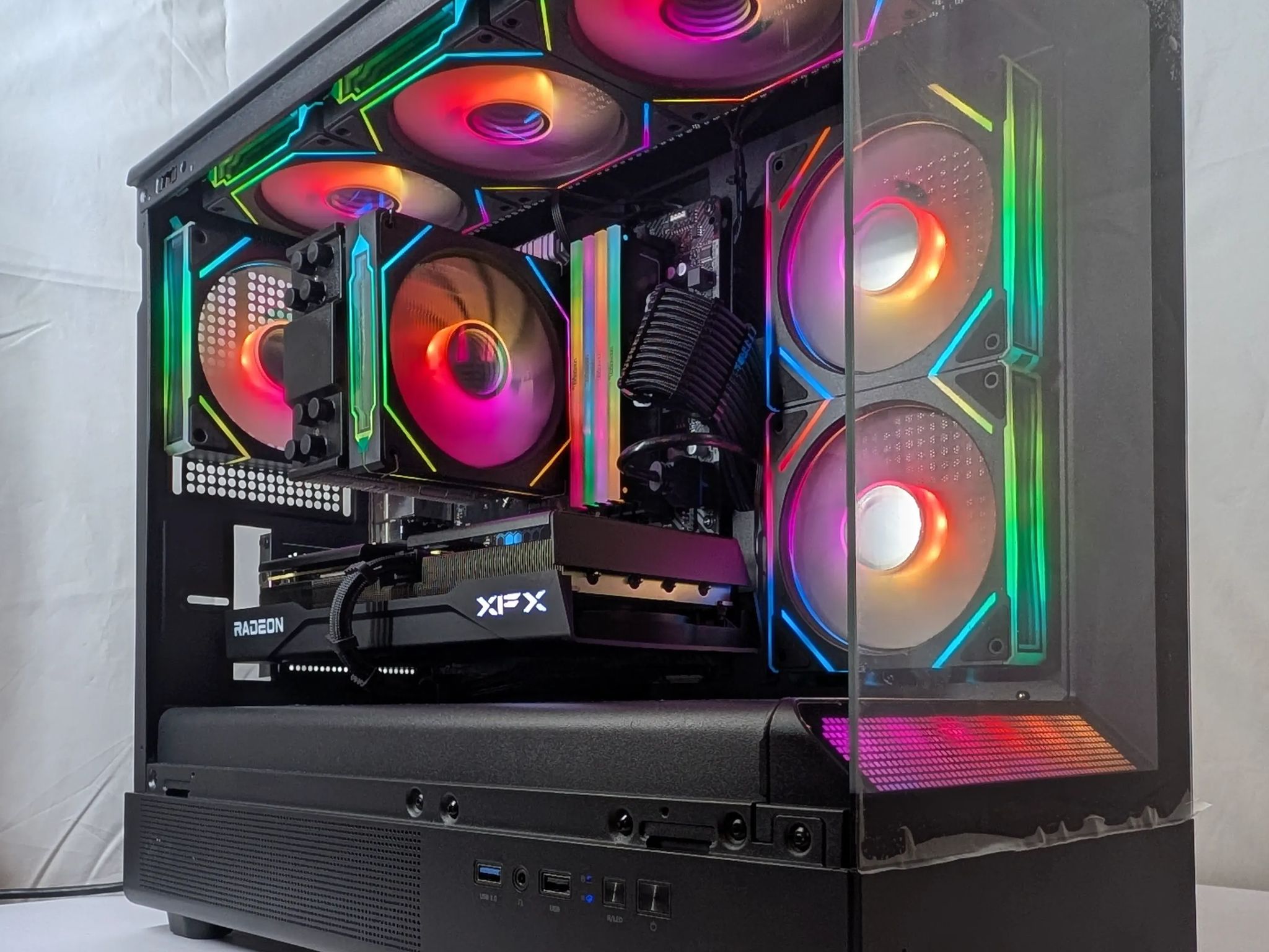 RX 9060 XT 16 GB | Ryzen 9 | 32 GB RAM | 1 TB NVMe | 650w PSU | Windows 11