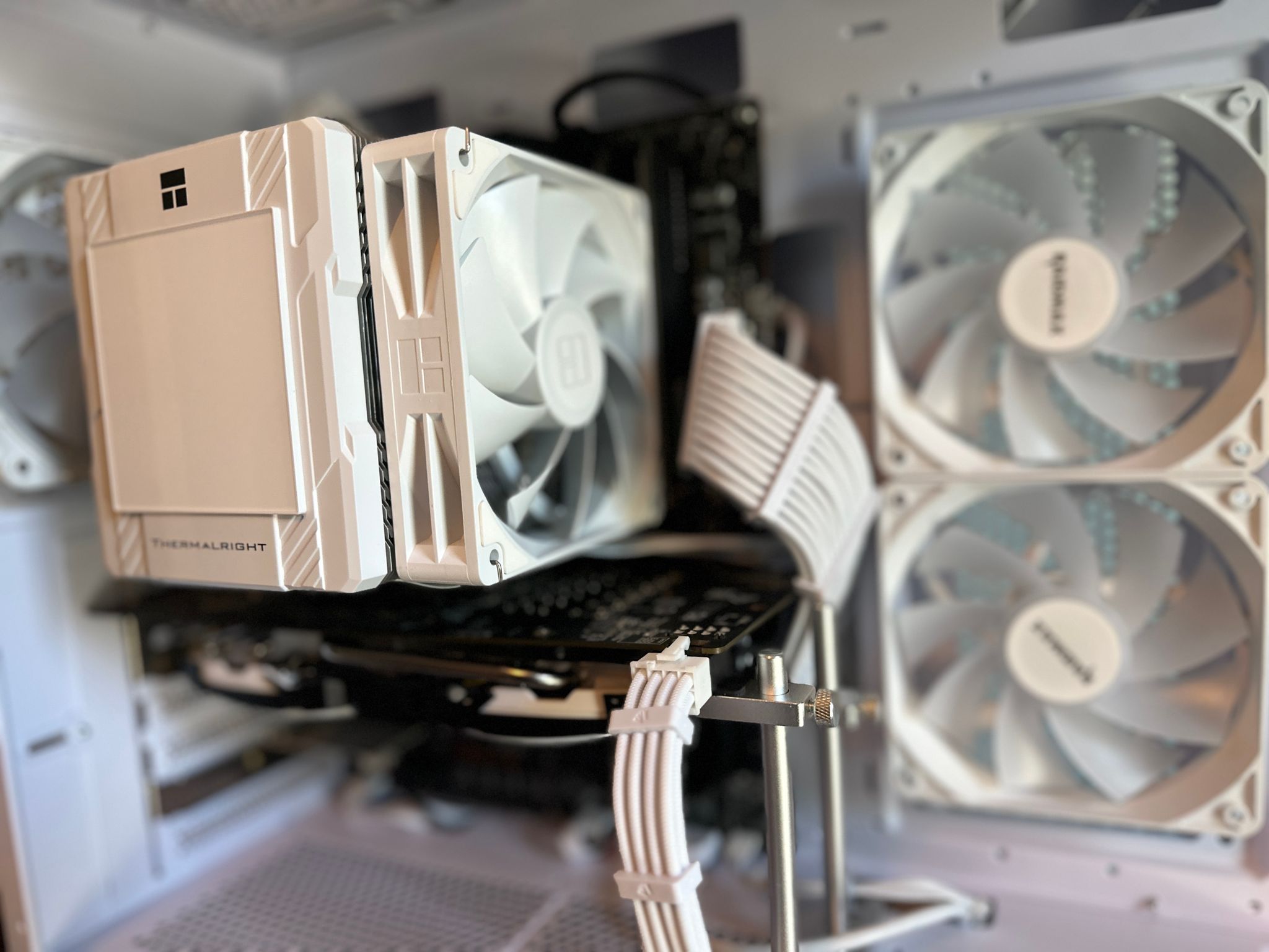 Moon Knight | Ryzen 5 3600 | RX580 8GB | 16GB RAM | 512GB NVME | WiFi