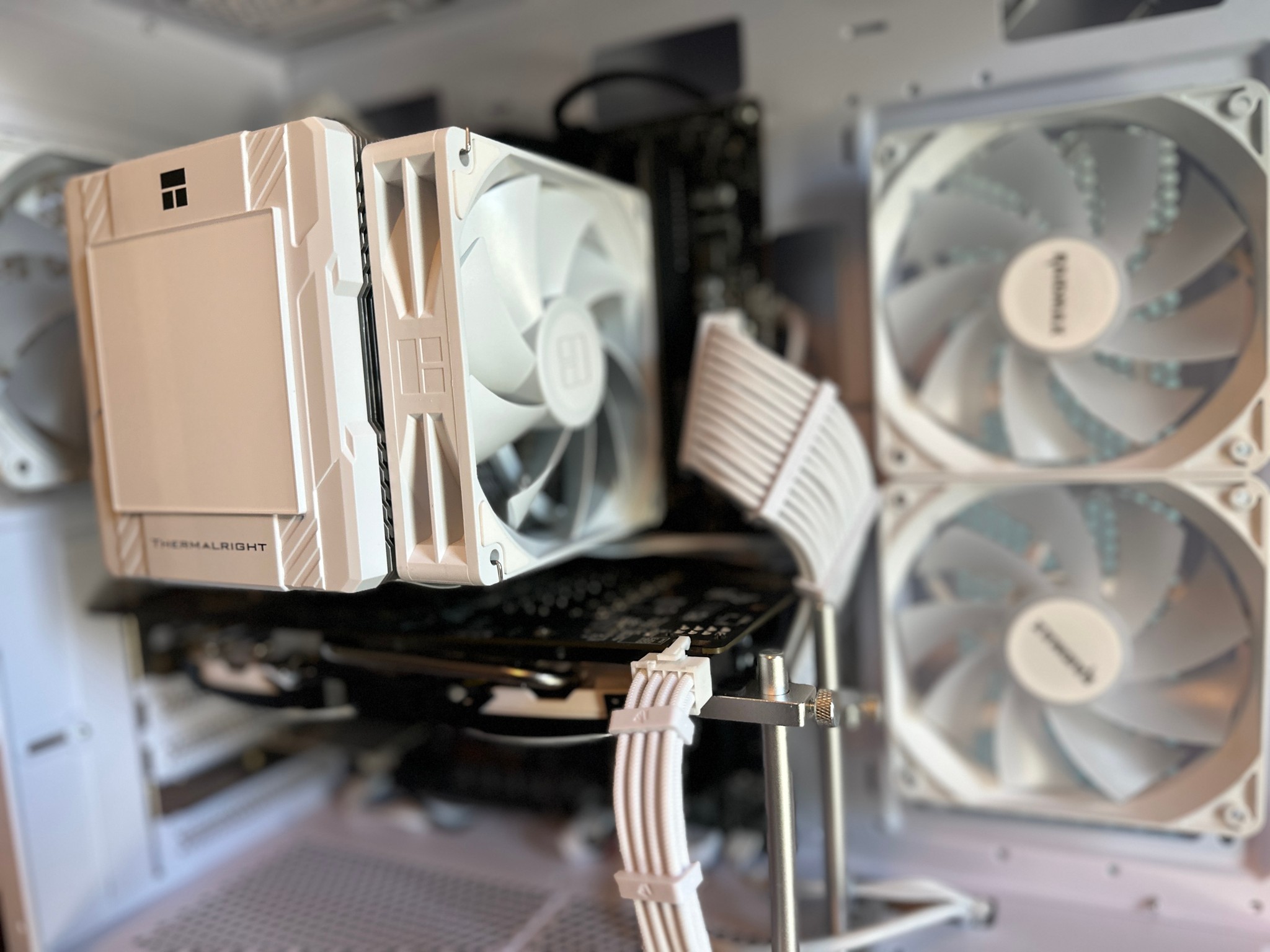 Moon Knight | Ryzen 5 3600 | RX580 8GB | 16GB RAM | 512GB NVME | WiFi