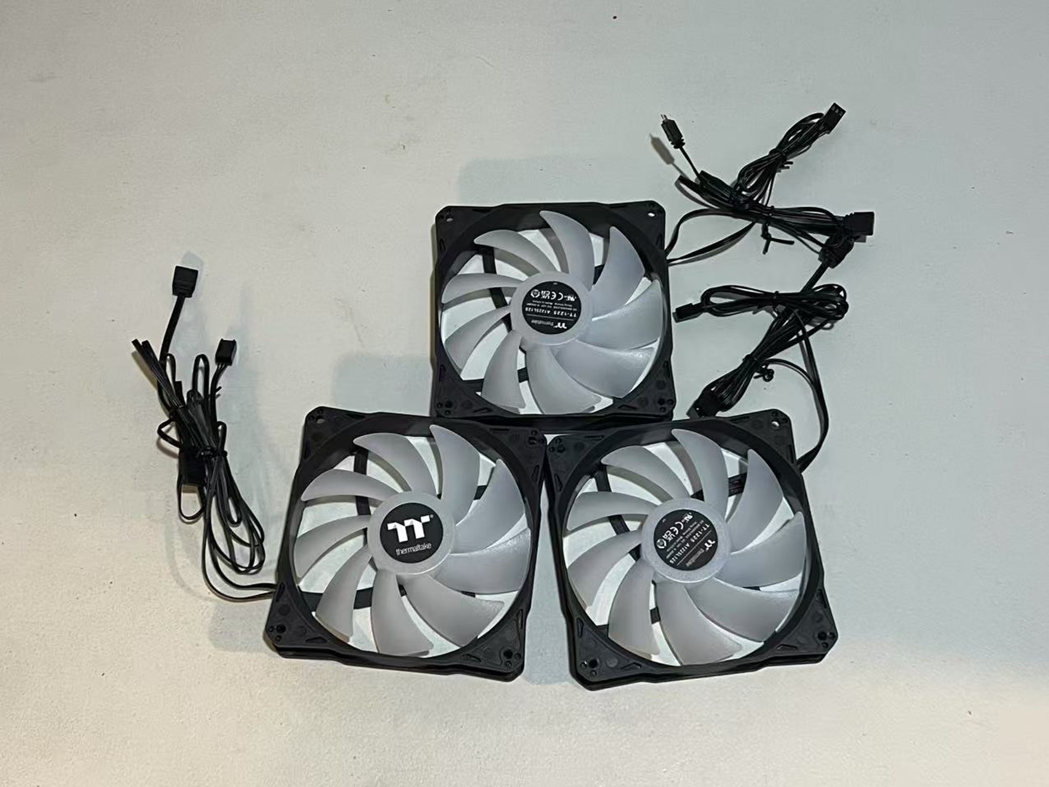 （Open Box）TT 120mm argb fans （triple packs）