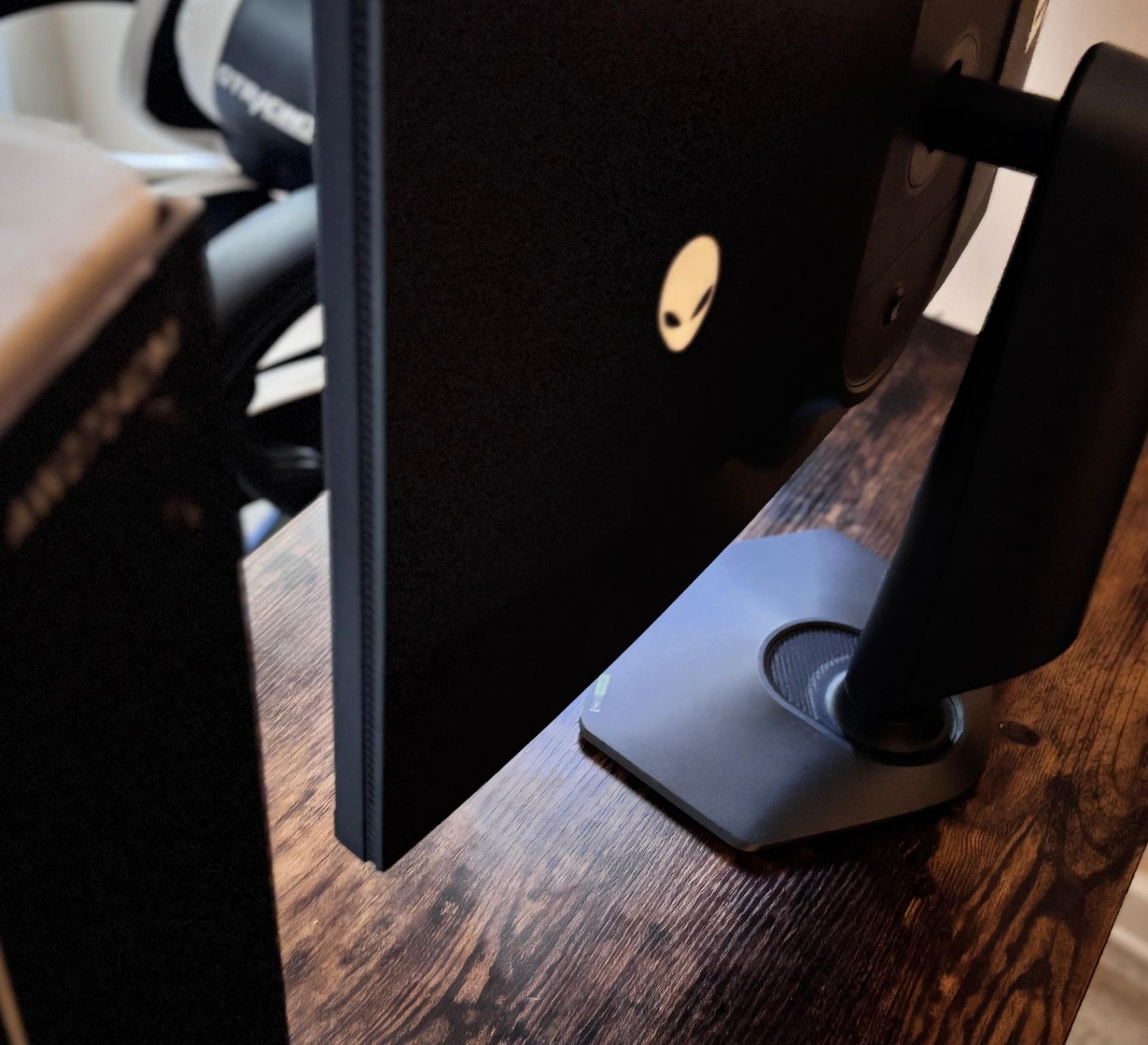 Alienware 27 Gaming Monitor - AW2724DM