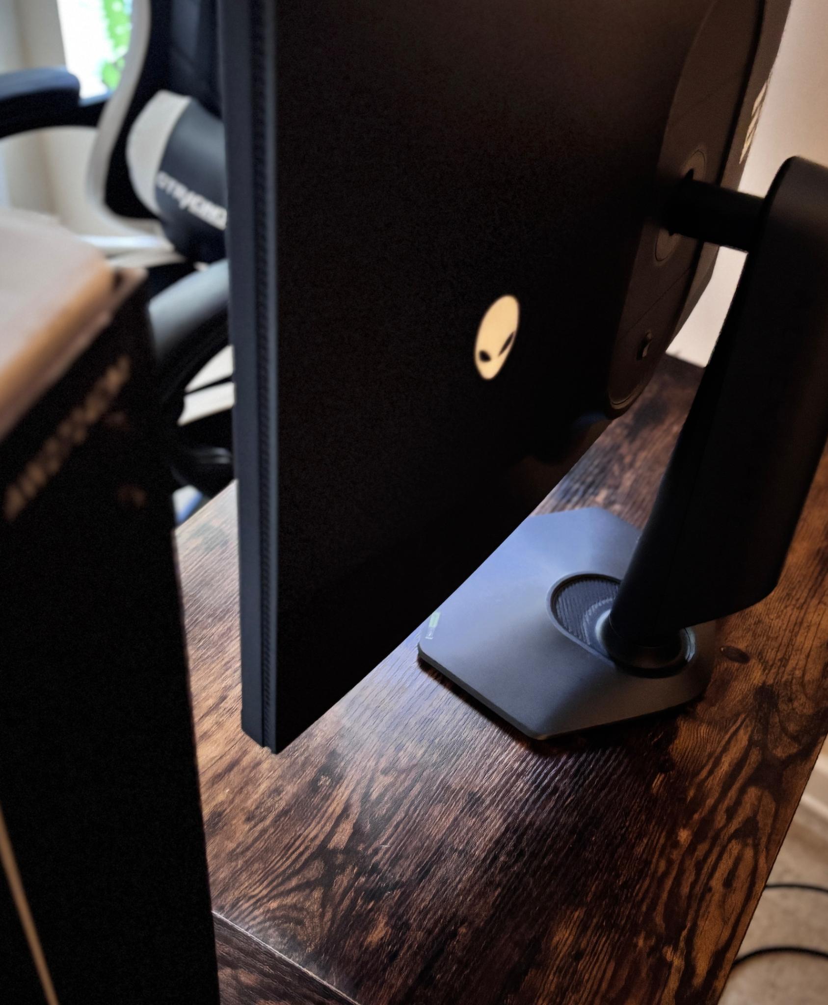 Alienware 27 Gaming Monitor - AW2724DM