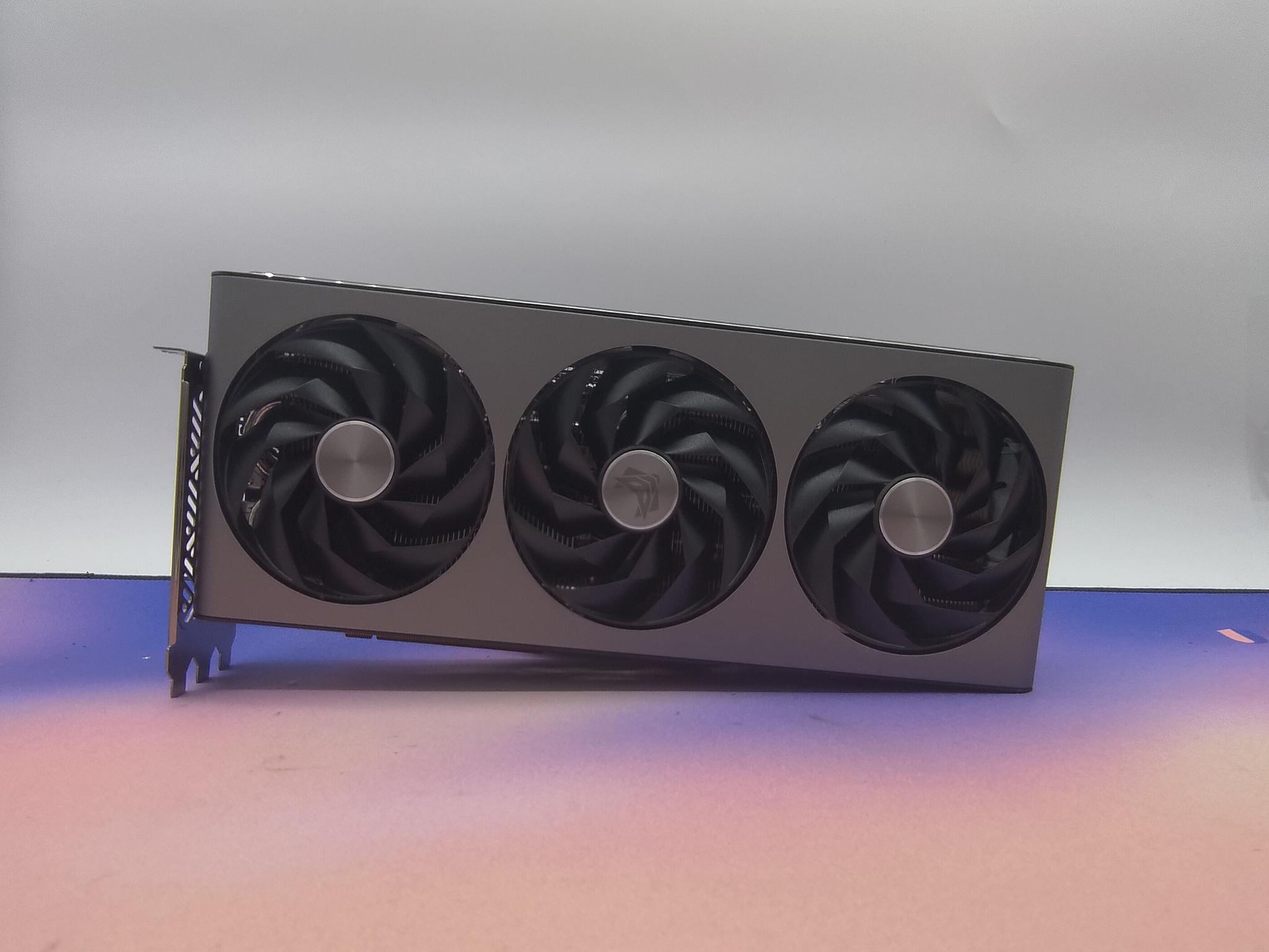 Sapphire Nitro RX 7900 GRE
