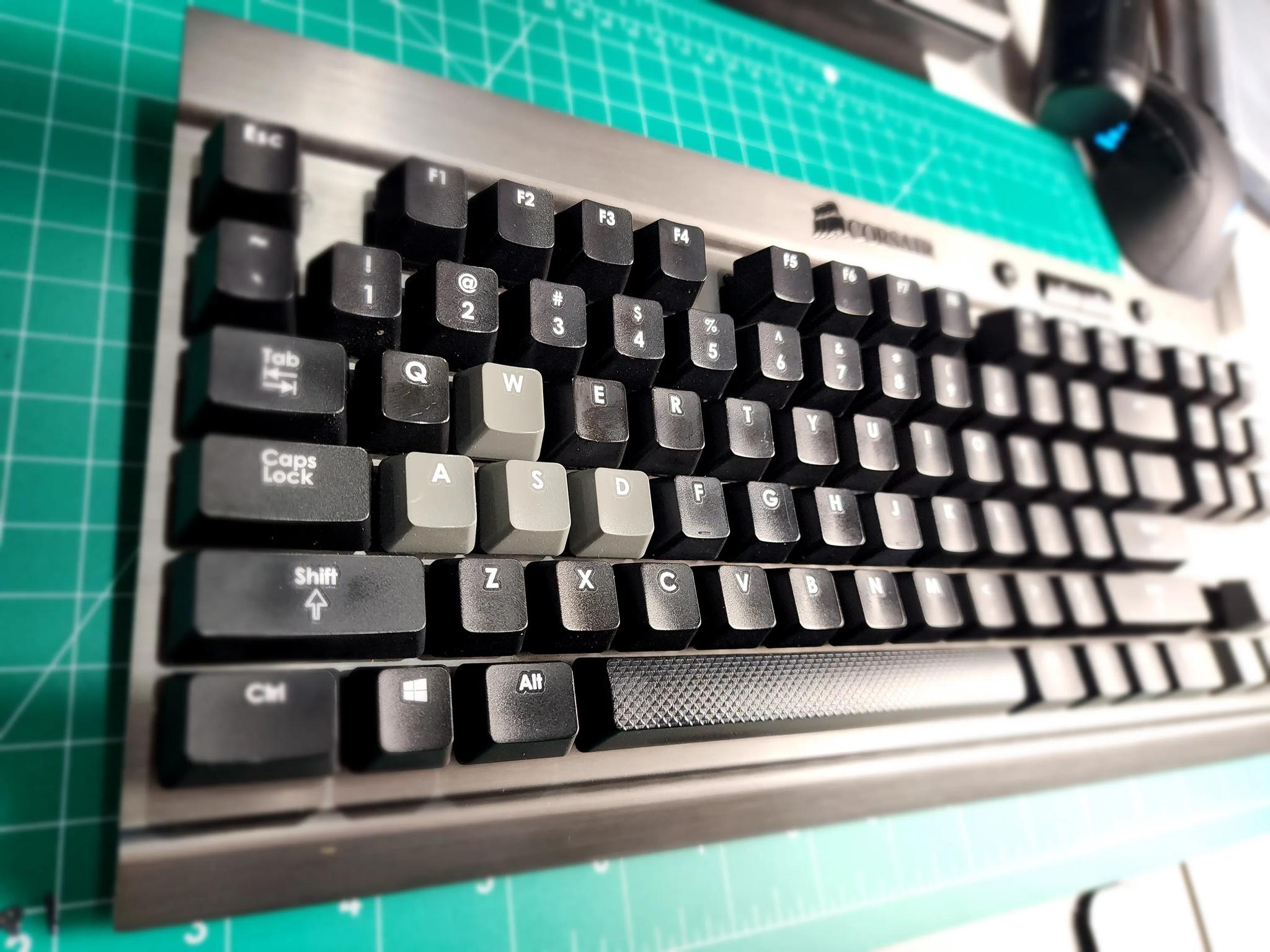 Corsair K65 Vengeance Gaming CH-9000040-NA Wired RED CHERRY MX Keyboard