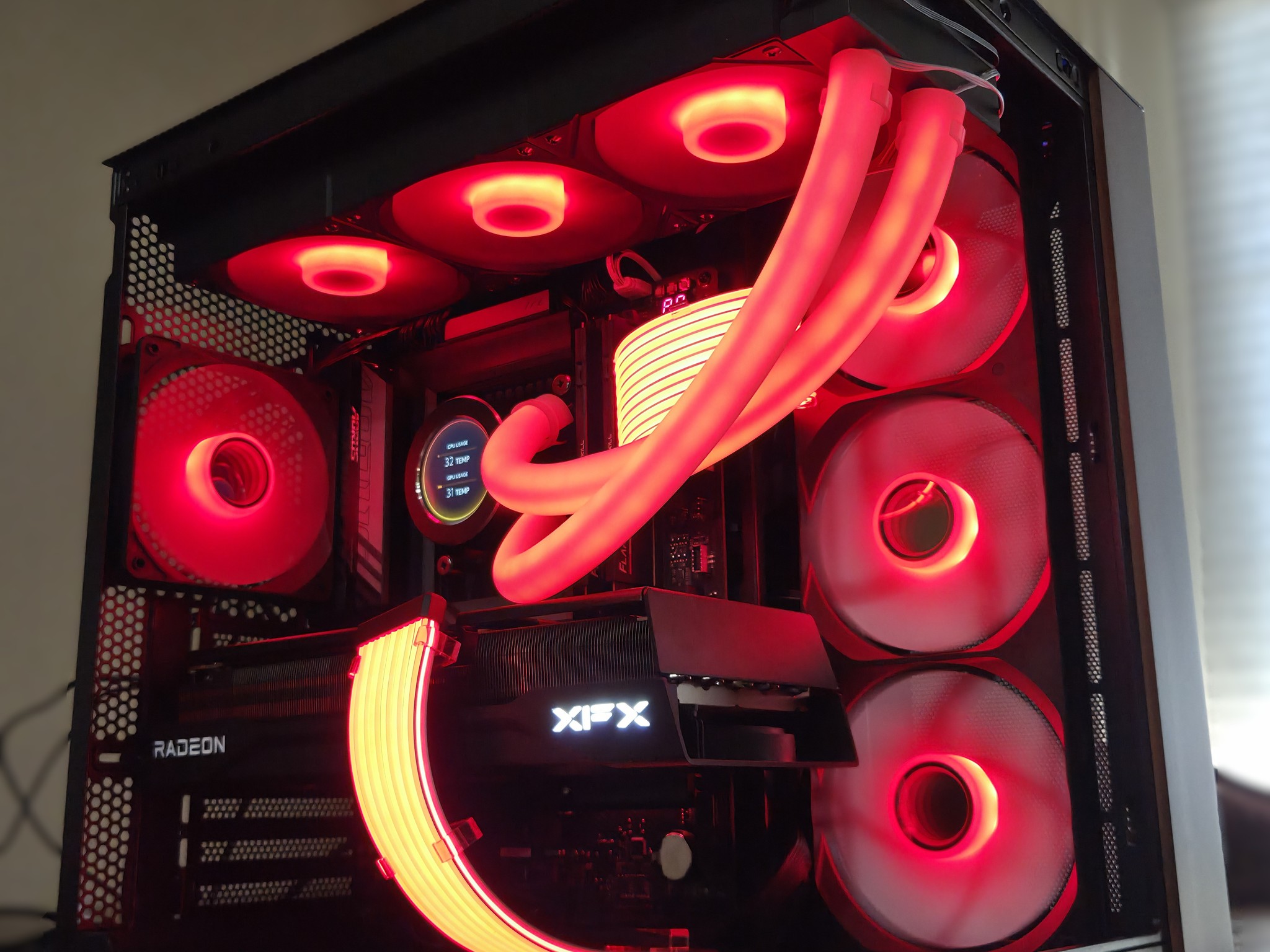 The Executor! ⚔️ – Core Ultra 7 265KF • RX 9070 XT • 32GB DDR5 • 2TB NVMe • LCD Display