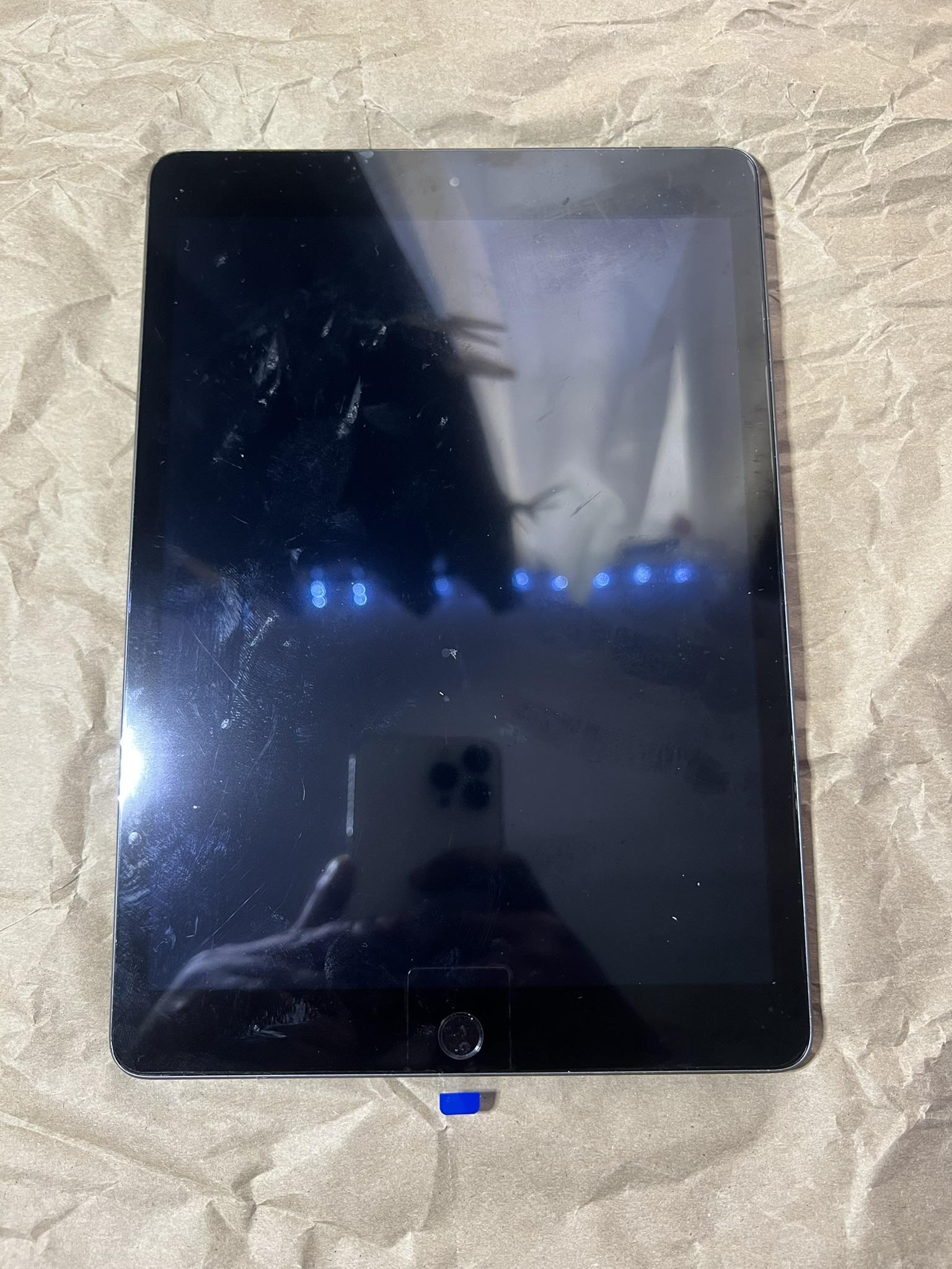 Apple iPad 7th Gen – Wi-Fi + Cellular – 32GB – Space Gray