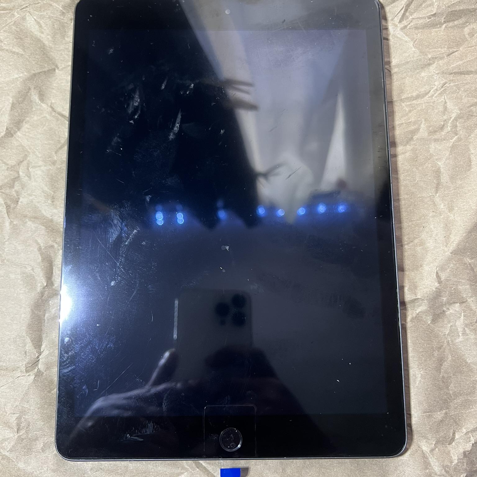 Apple iPad 7th Gen – Wi-Fi + Cellular – 32GB – Space Gray