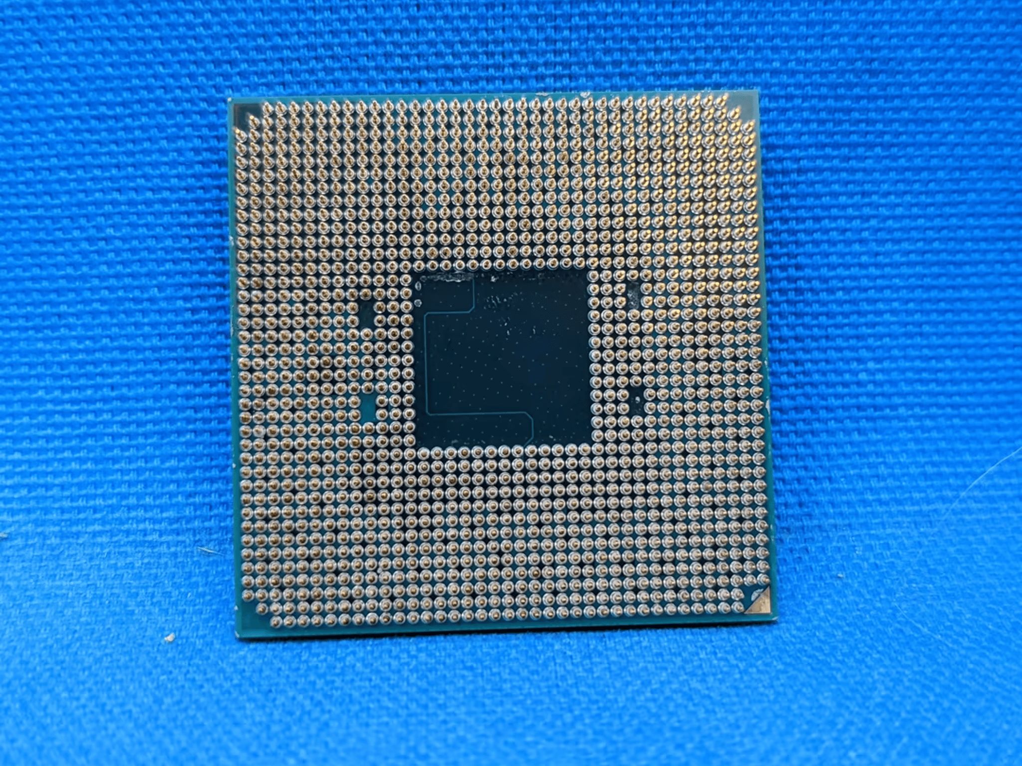 AMD Ryzen 3 3200G 3.6Ghz Quad Core APU with Radeon Graphics AM4 DDR4 - No Fan/Heatsink