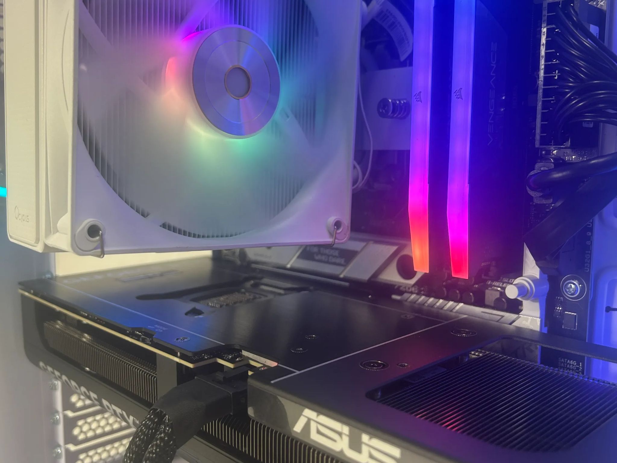 🥶🧊//Glacier Valley V2// - Ryzen 5 7600, RTX 5070, 32GB Ram, 1TB SSD🥶🧊