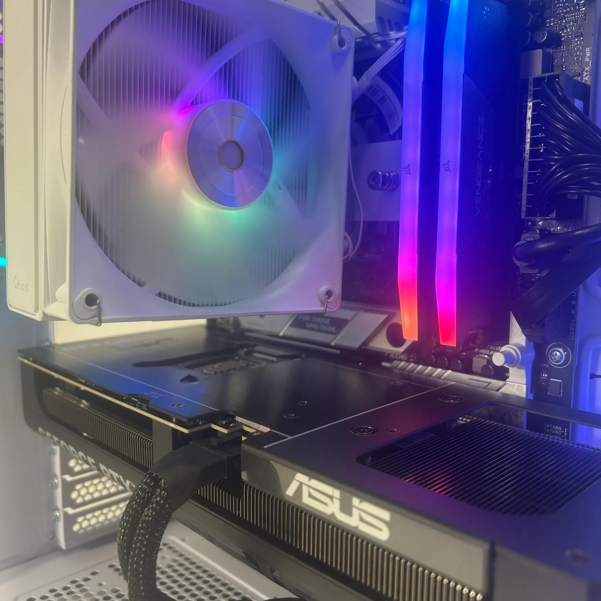 🥶🧊//Glacier Valley V2// - Ryzen 5 7600, RTX 5070, 32GB Ram, 1TB SSD🥶🧊
