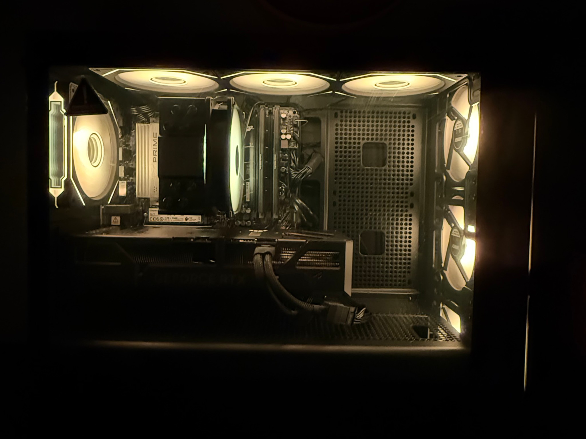 Walnut Wood Gaming PC - Geforce RTX 5060 Ti - Ryzen 5 7600X - 32GB DDR5 - 1TB Nvme - Windows 11 Pro