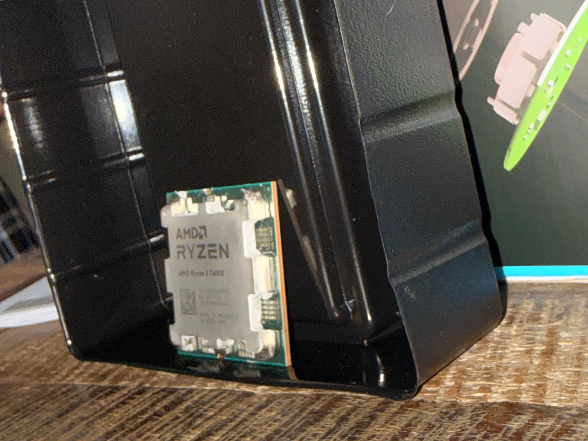 AMD Ryzen 5 7600X