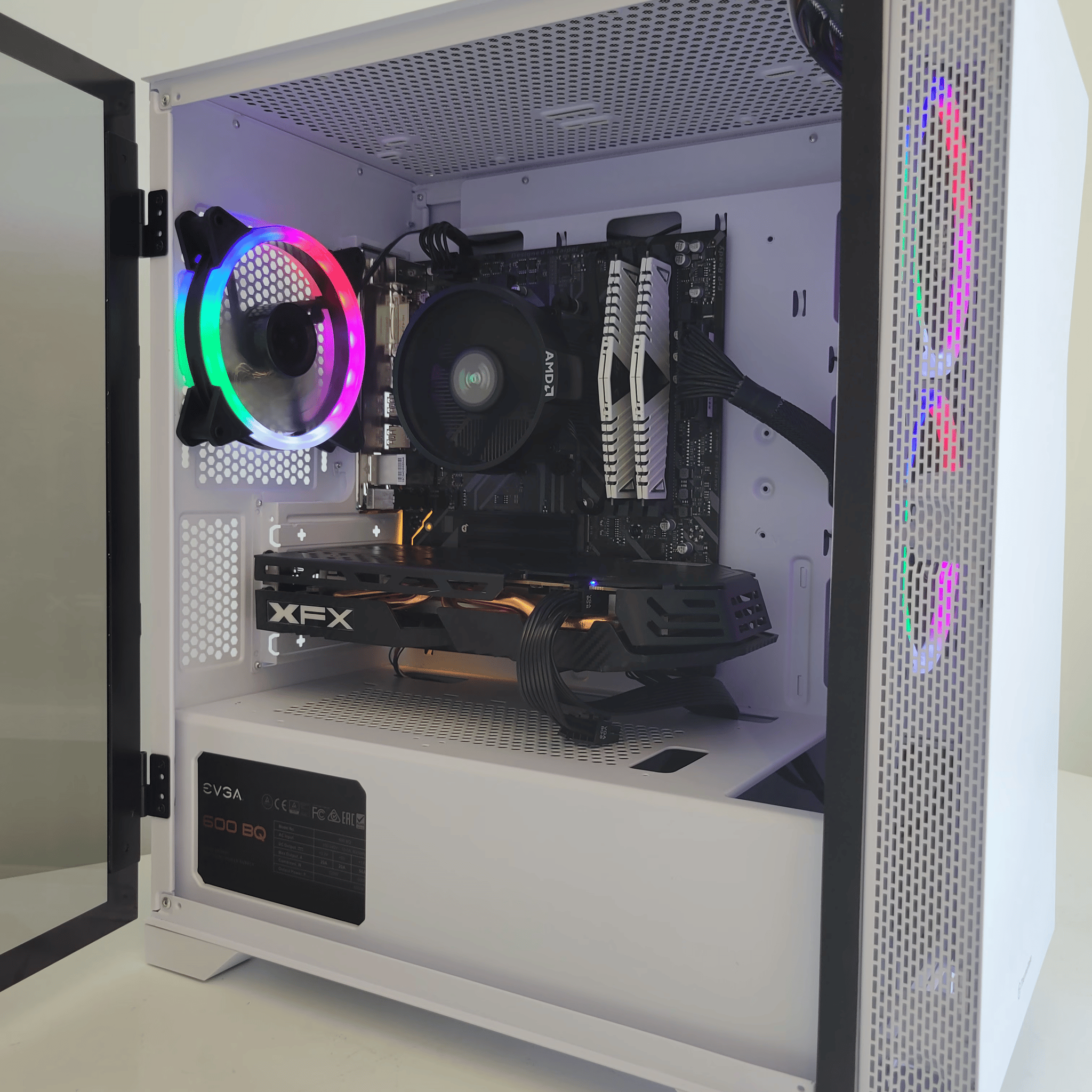 Newly Built Budget Gaming PC Ryzen 5 2600X / Rx 580