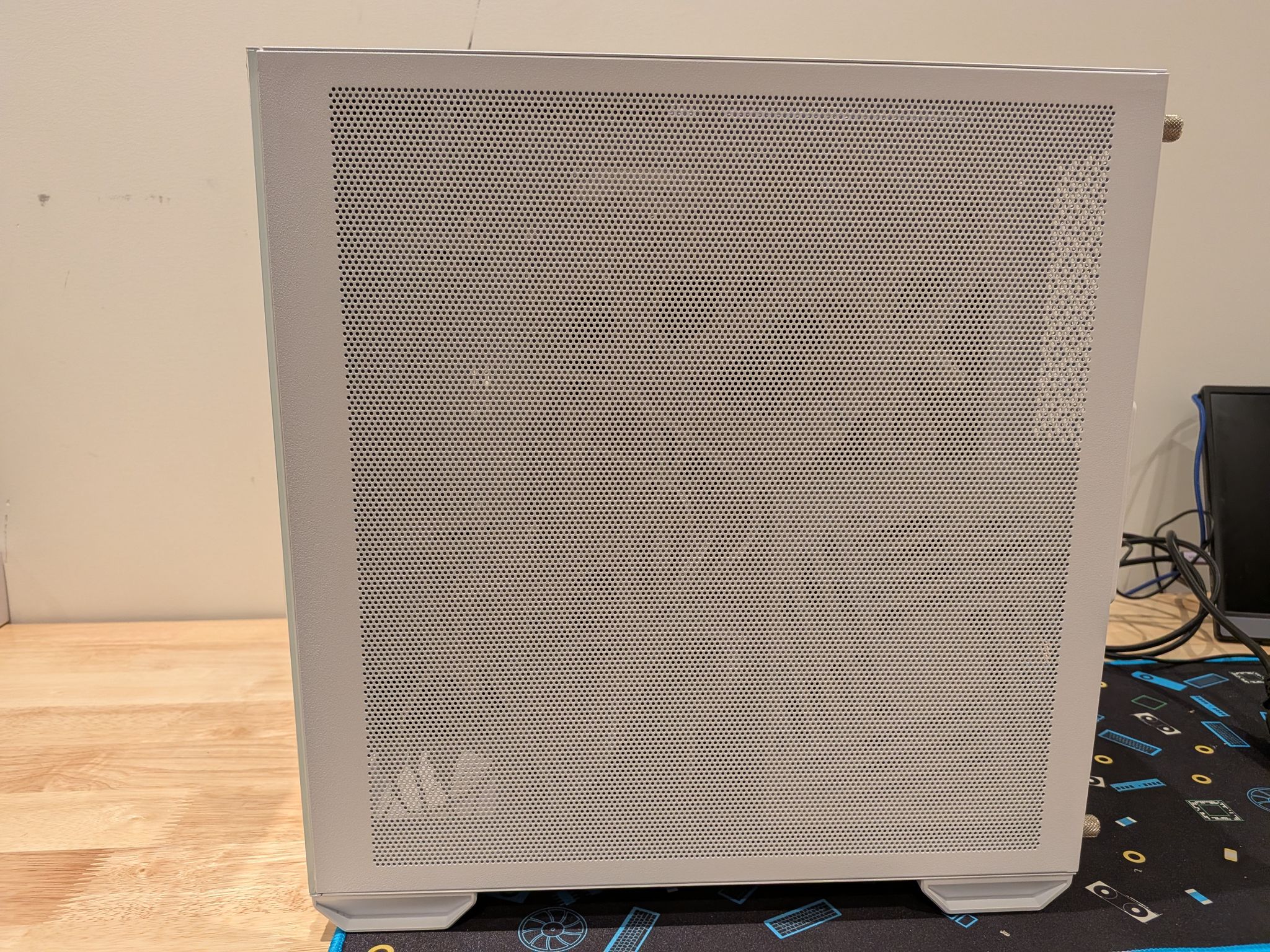 1440p First Light - RTX 5070, Core Ultra 5 250K Plus, 32 GB DDR5 RAM, 2 TB Gen 4, Liquid Cooled, RGB