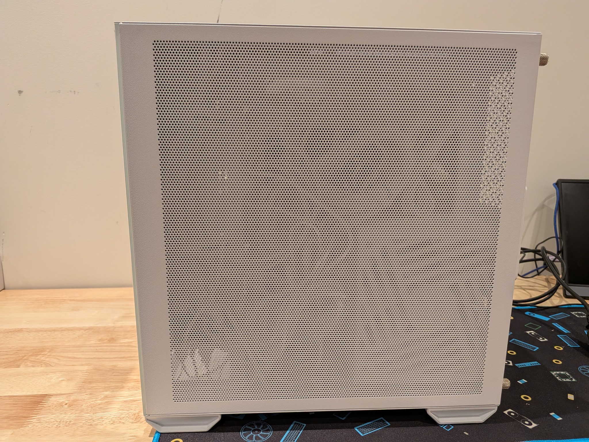 1440p First Light - RTX 5070, Core Ultra 5 250K Plus, 32 GB DDR5 RAM, 2 TB Gen 4, Liquid Cooled, RGB