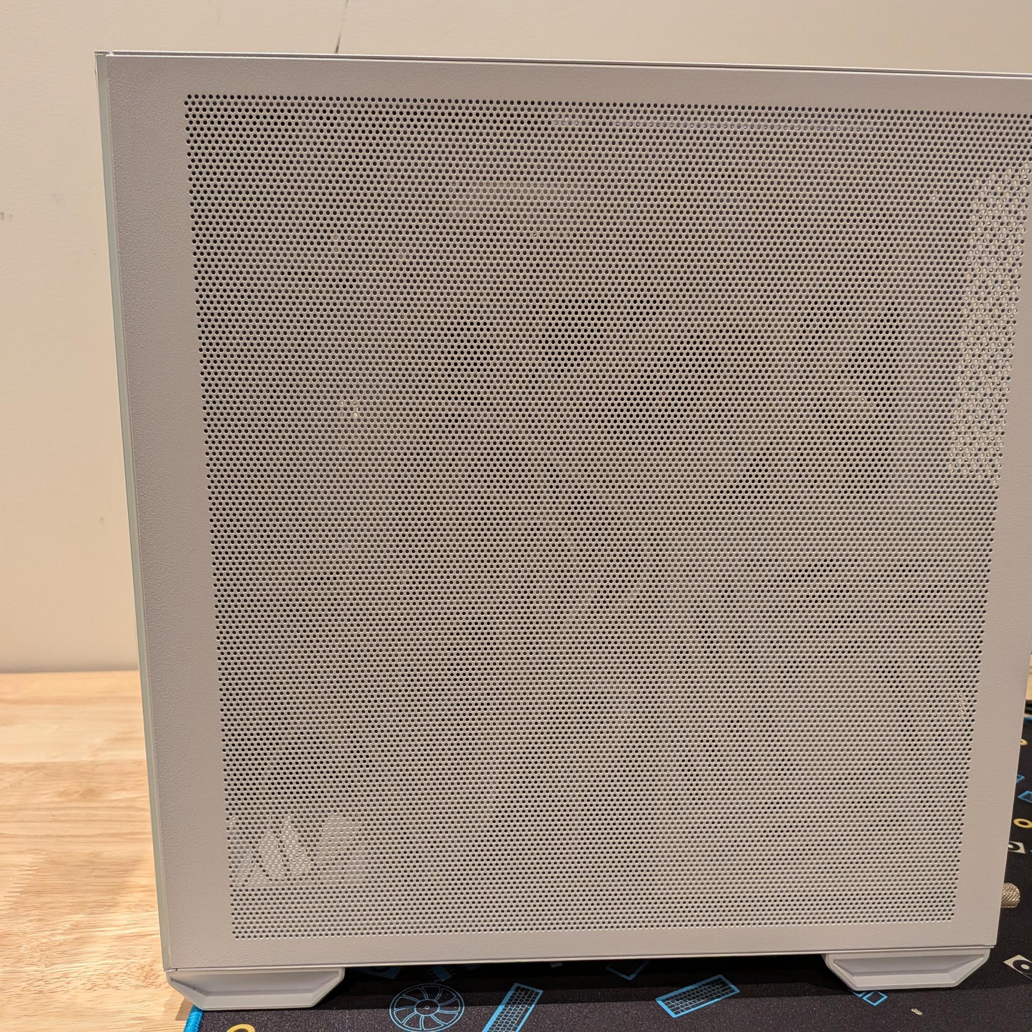 1440p First Light - RTX 5070, Core Ultra 5 250K Plus, 32 GB DDR5 RAM, 2 TB Gen 4, Liquid Cooled, RGB