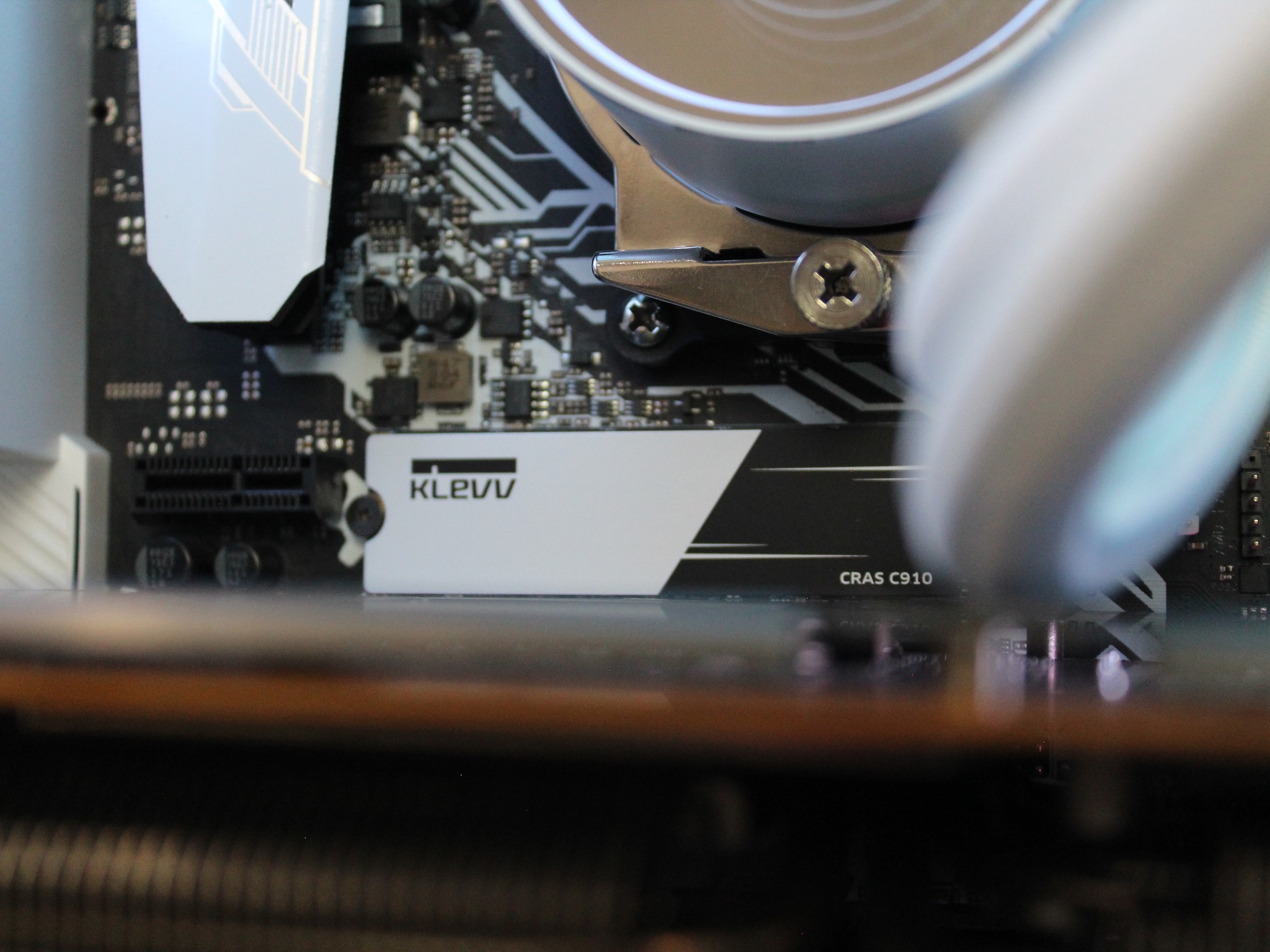 ⚫️ The Domino ⚪️ | Ryzen 7 5800X | 6700XT 12GB | 1TB M.2 Gen4 | 32GB DDR4 | W11 + WiFi |