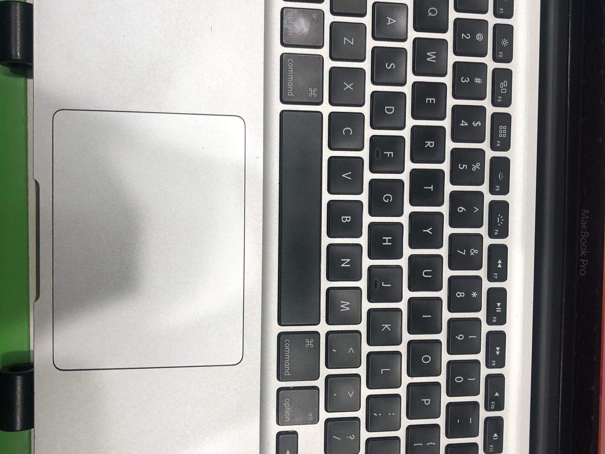 Apple MacBook Pro 13" 2012 | Intel i5 2.5GHz | 6GB RAM | 128GB SSD | Ventura (OCLP) + Charger