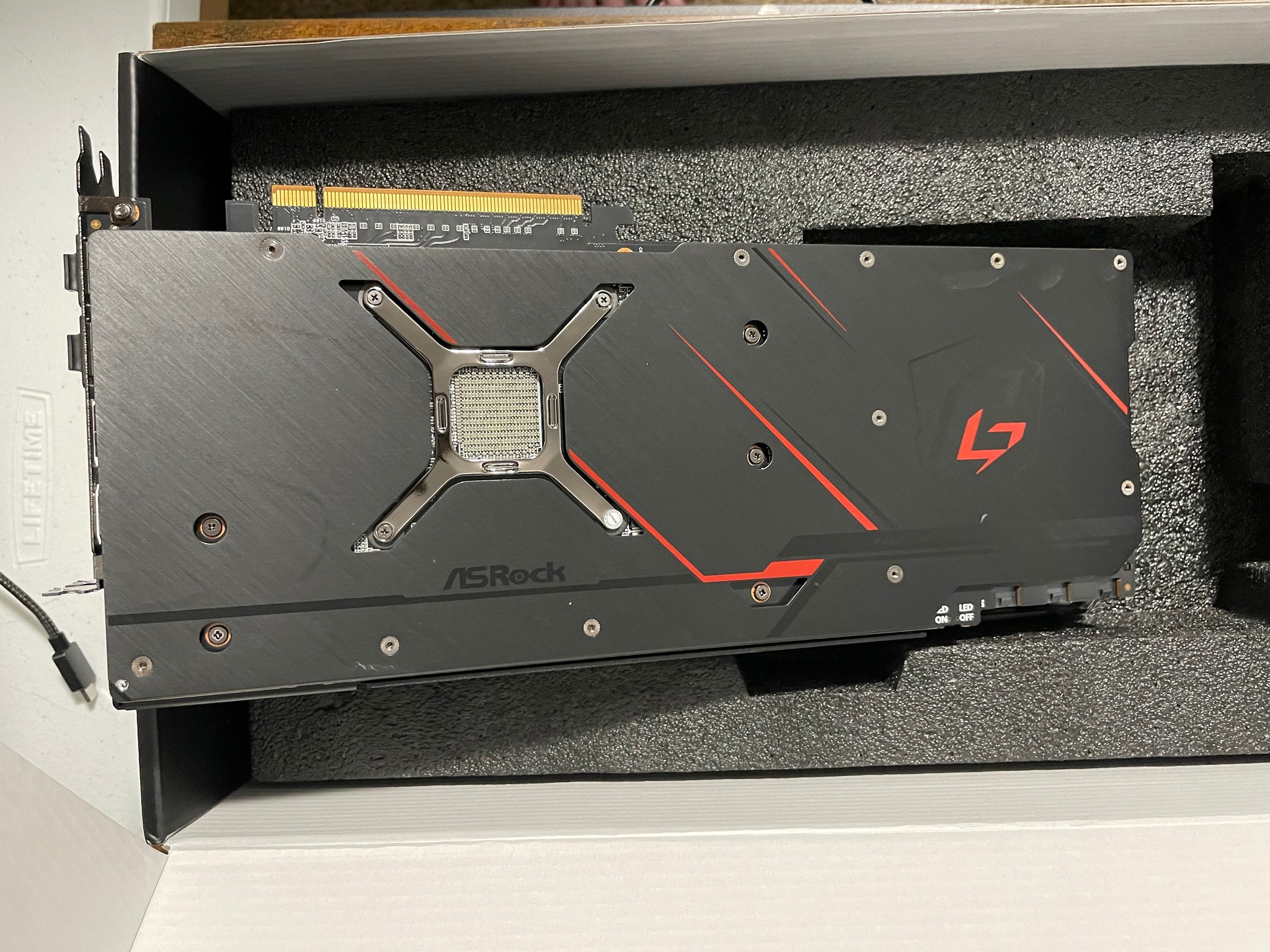 AsRock RX6950XT