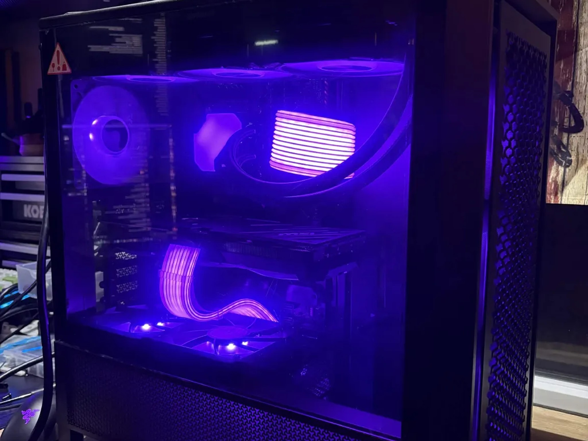 Black Cat Customs Nightfang – RTX 4070 SUPER – Intel i7-11700 – 32GB RAM – 1TB NVMe