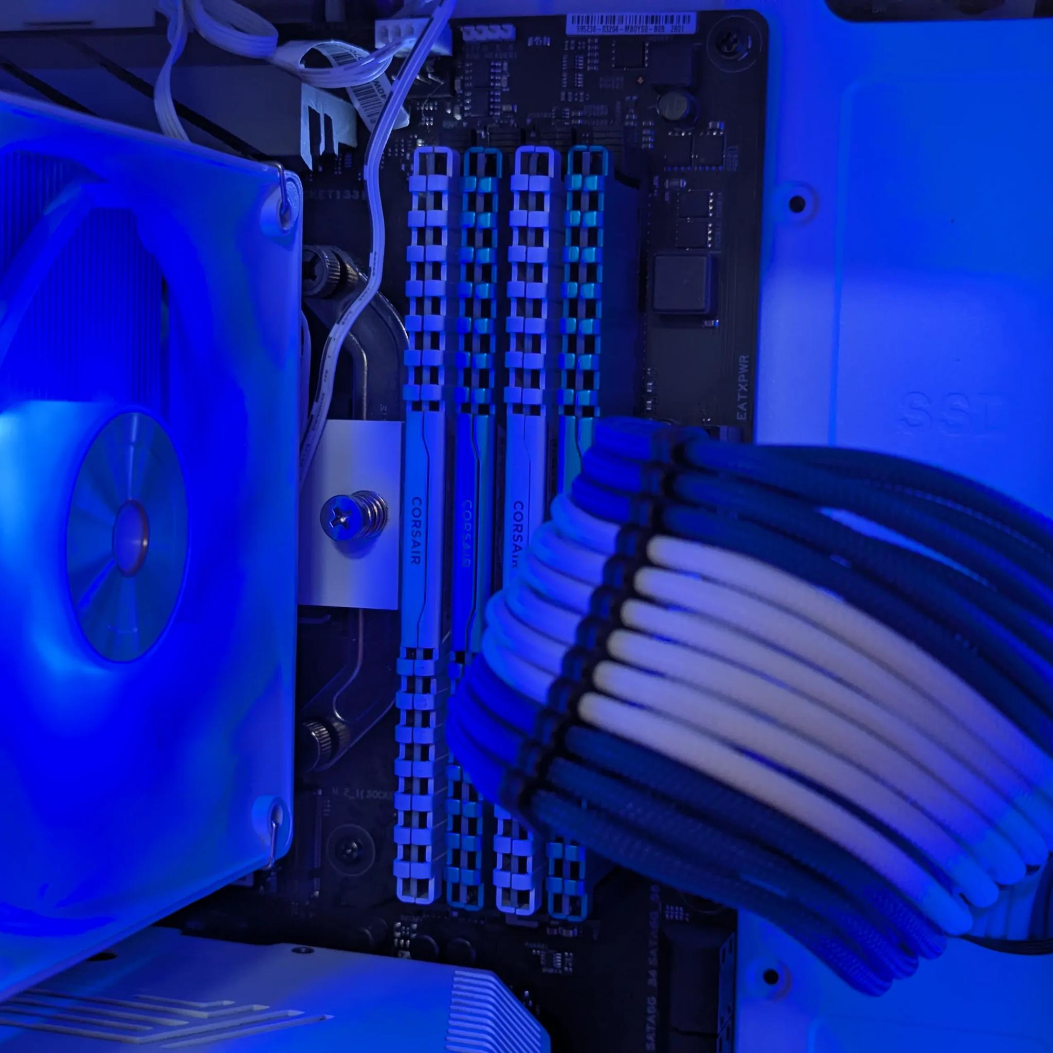 🧊 Frozone – White & Blue RTX 3060 Ti Build | 3700X + 1TB NVMe + 32GB DDR4 🎮❄️