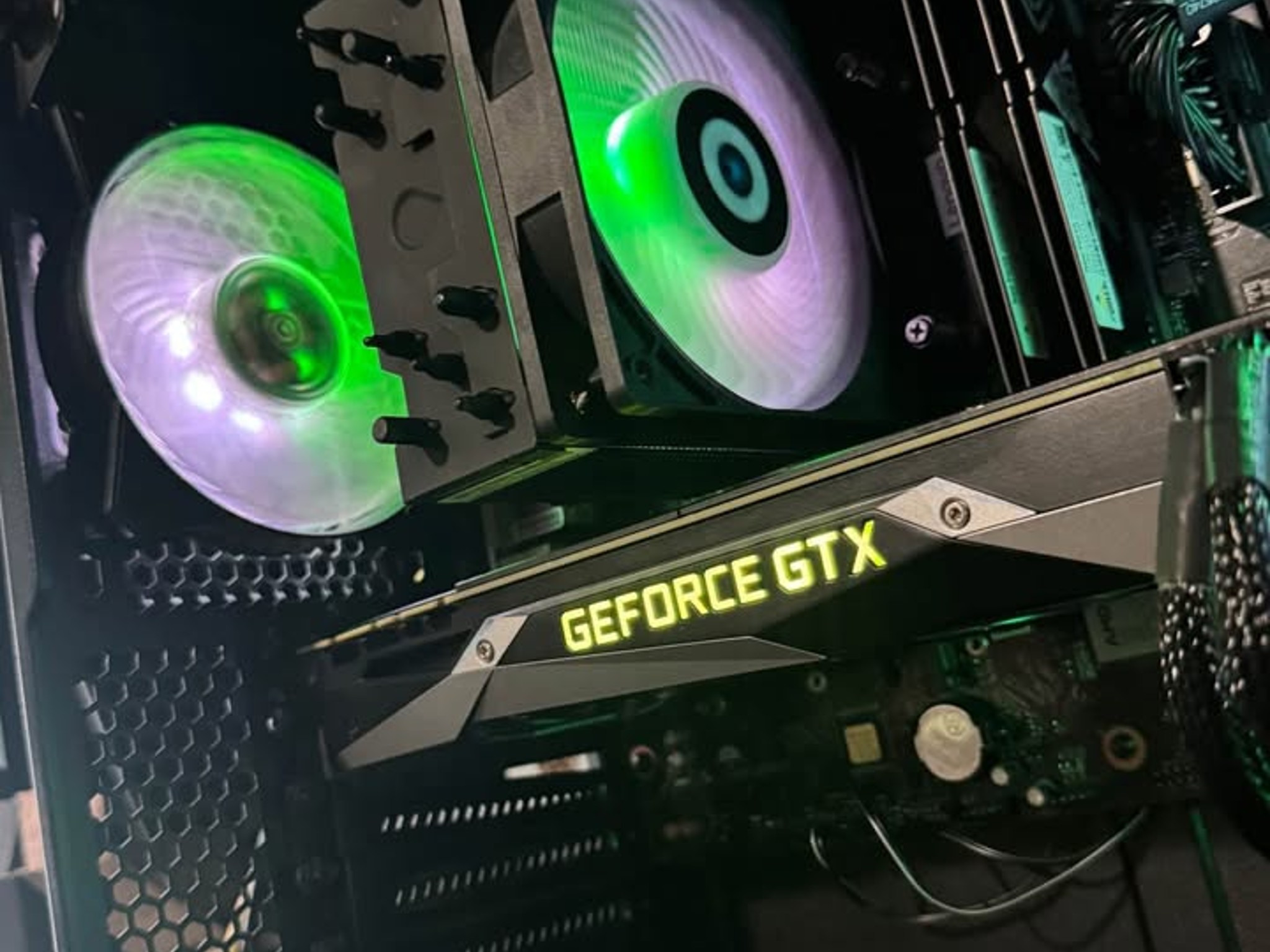 Gaming PC - Ryzen 5 4500 - GTX 1080 - 16GB DDR4 - 512GB SSD
