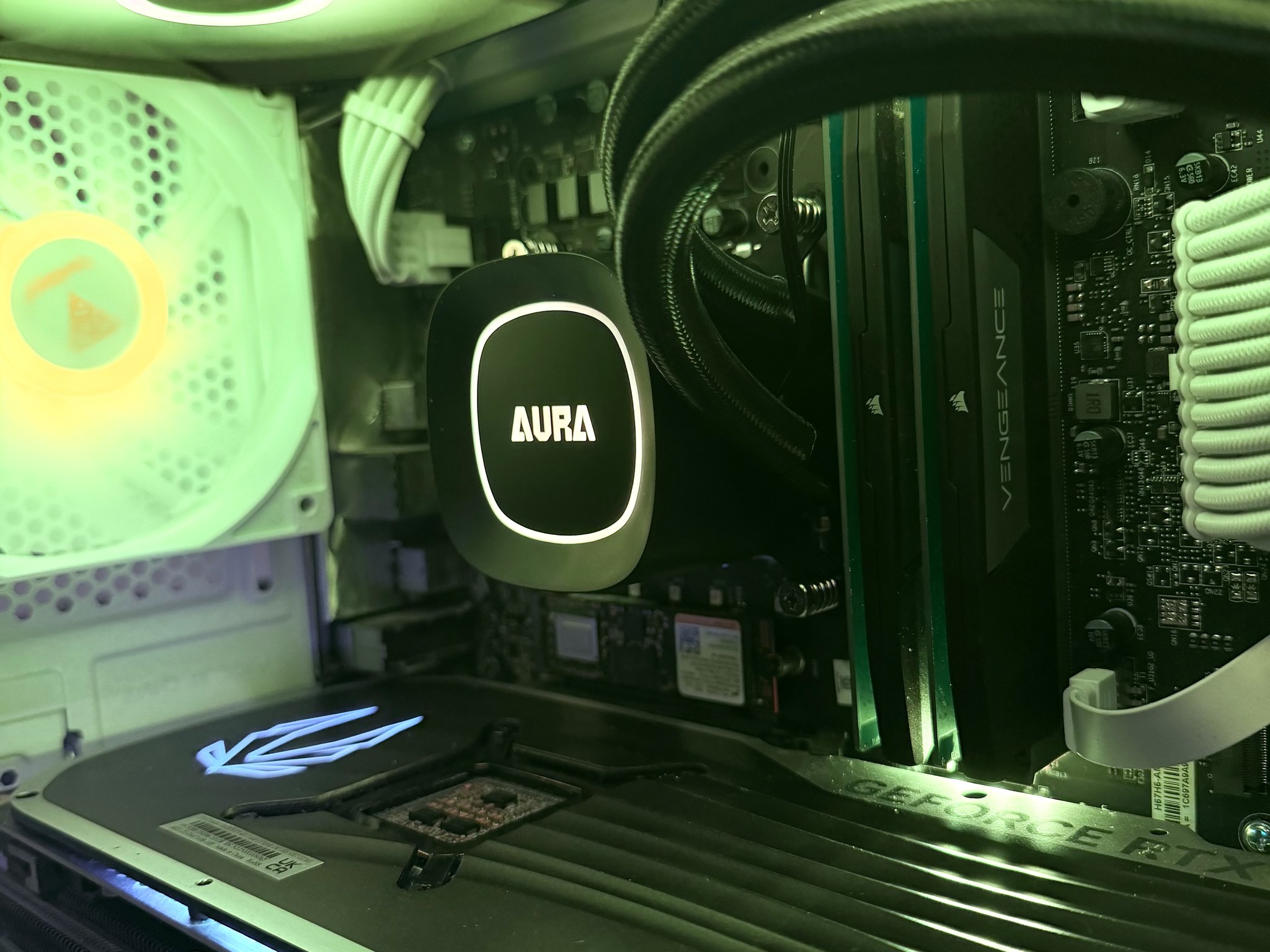 ❄️"Artic Tide "❄️| 4k Gaming | RTX 4070 Ti AMP Extreme  | i7 12700F | 32B DDR5 Ram | 3TB Storage