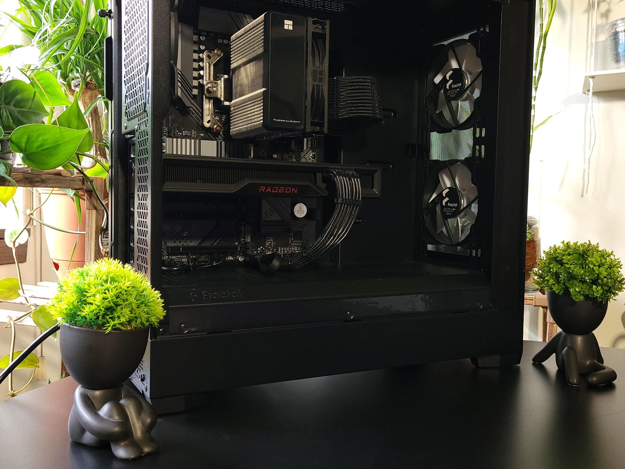 RYZEN 5 5600 | RX 6750XT | 32GB RAM | 1TB STORAGE | WINDOWS 11 ACTIVATED