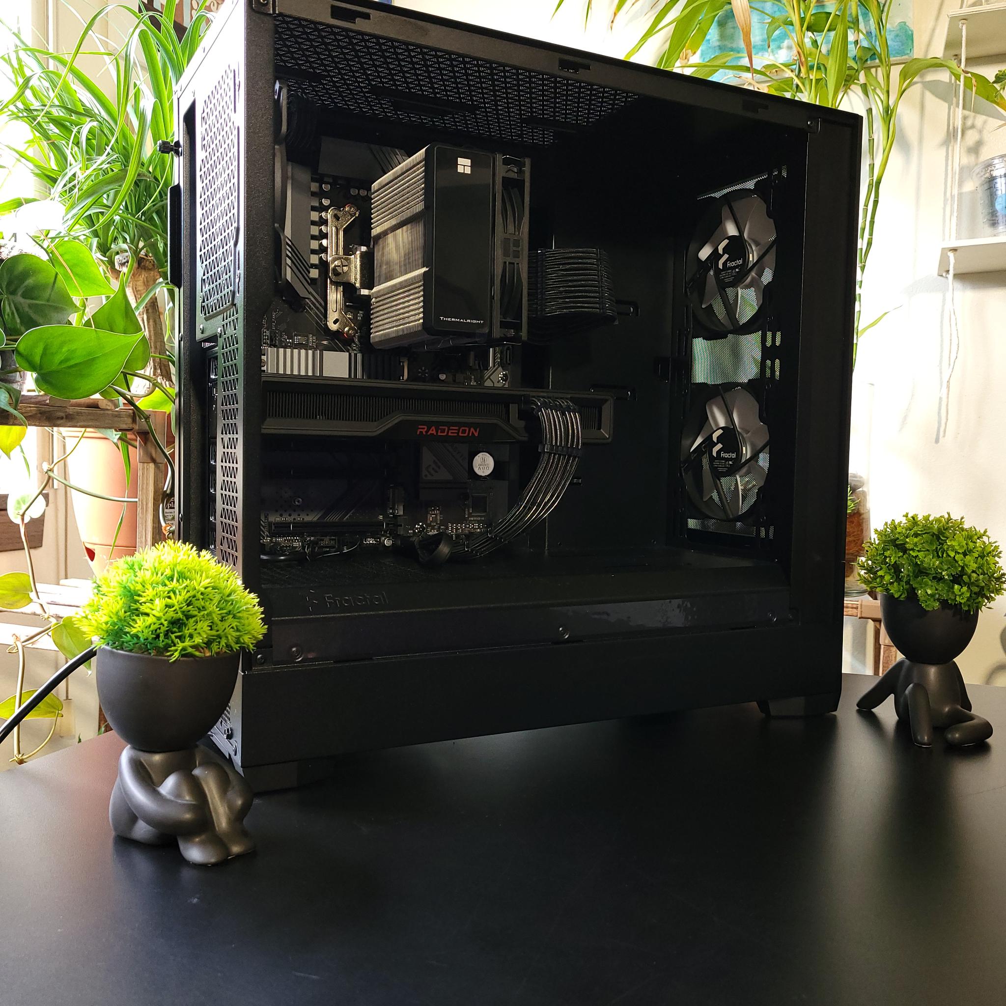 RYZEN 5 5600 | RX 6750XT | 32GB RAM | 1TB STORAGE | WINDOWS 11 ACTIVATED