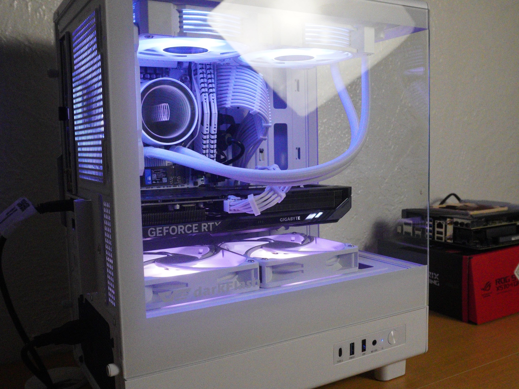 Soul White II | I7 12700K | RTX 5060 TI 8G | 16GB DDR4 | 512G 2.5 SSD | WINDOWS 11 ACTIVATED