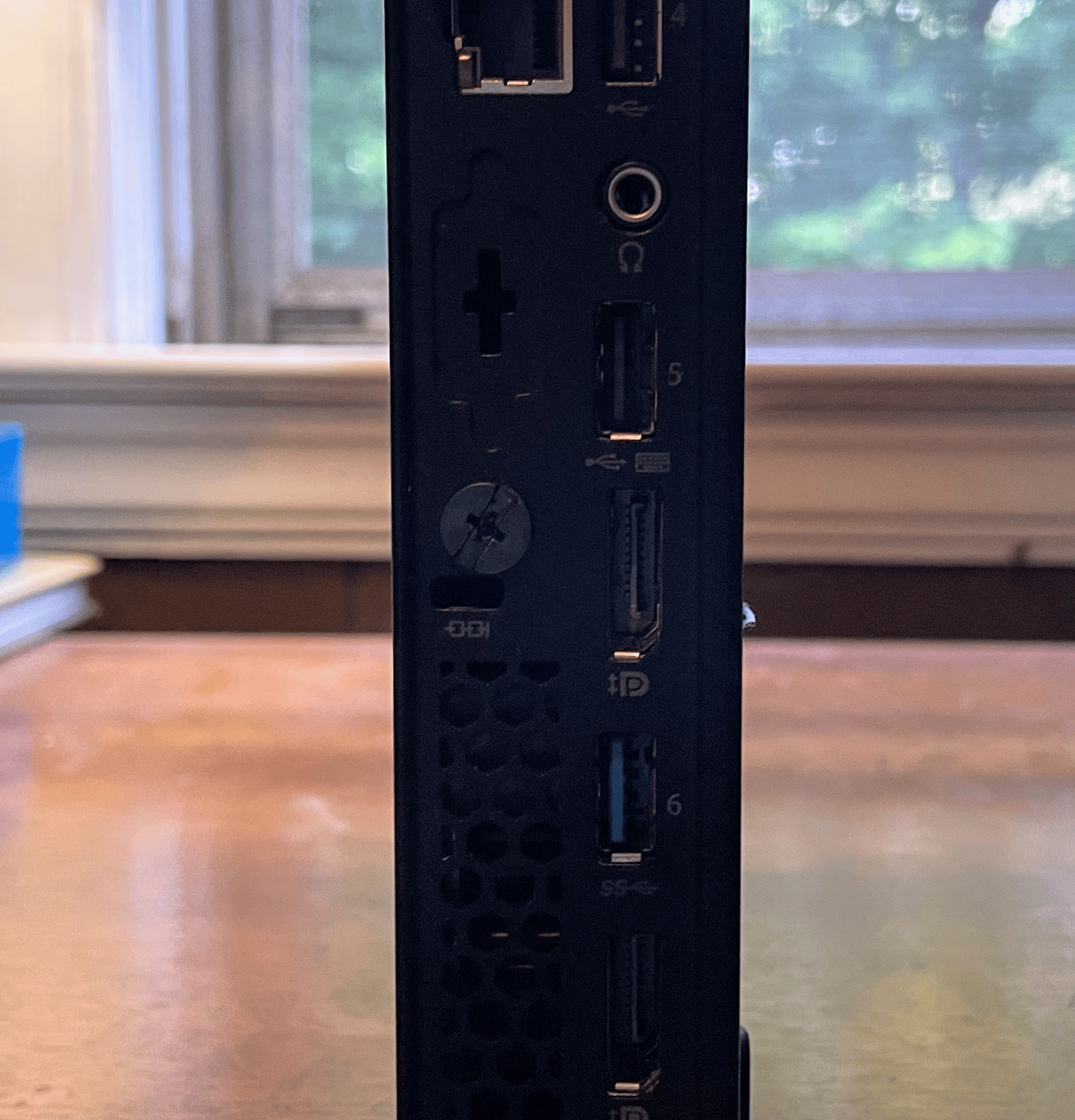 Lenovo ThinkCentre M600 8GB Mini PC Retro Gaming Emulation 120GB SSD Win10 Pro